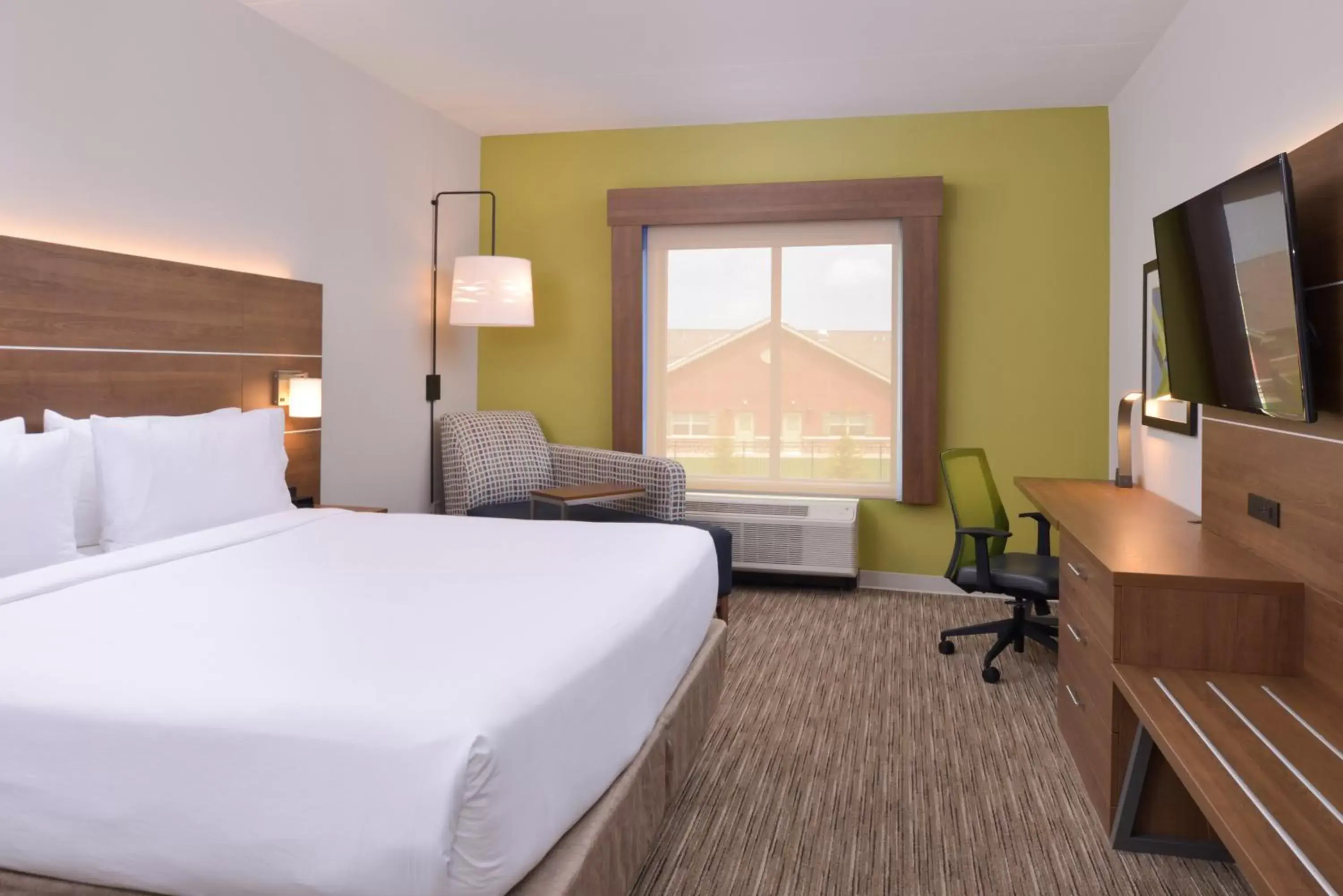 Photo of the whole room, Bed in Holiday Inn Express - Nashville South - Spring Hill, an IHG Hotel