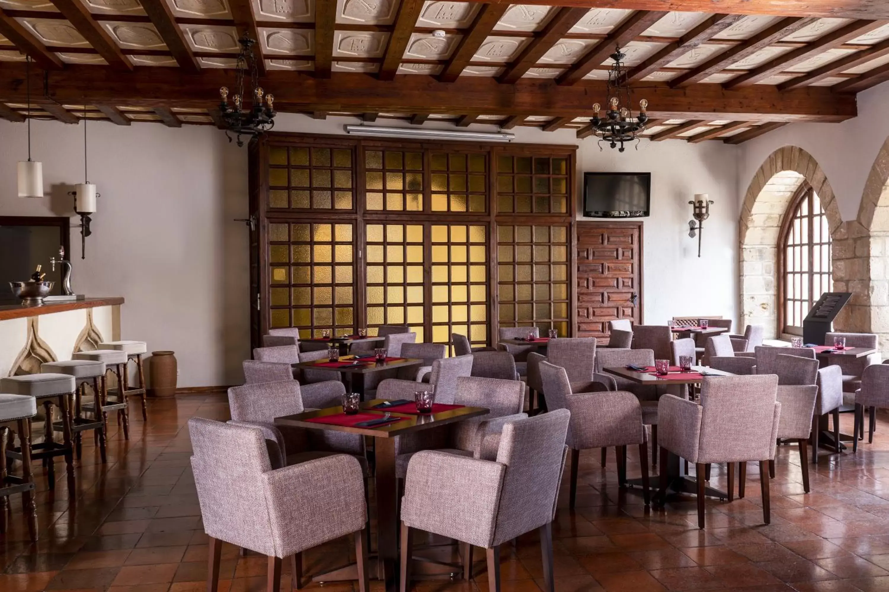 Lounge or bar, Restaurant/Places to Eat in Parador de Tortosa