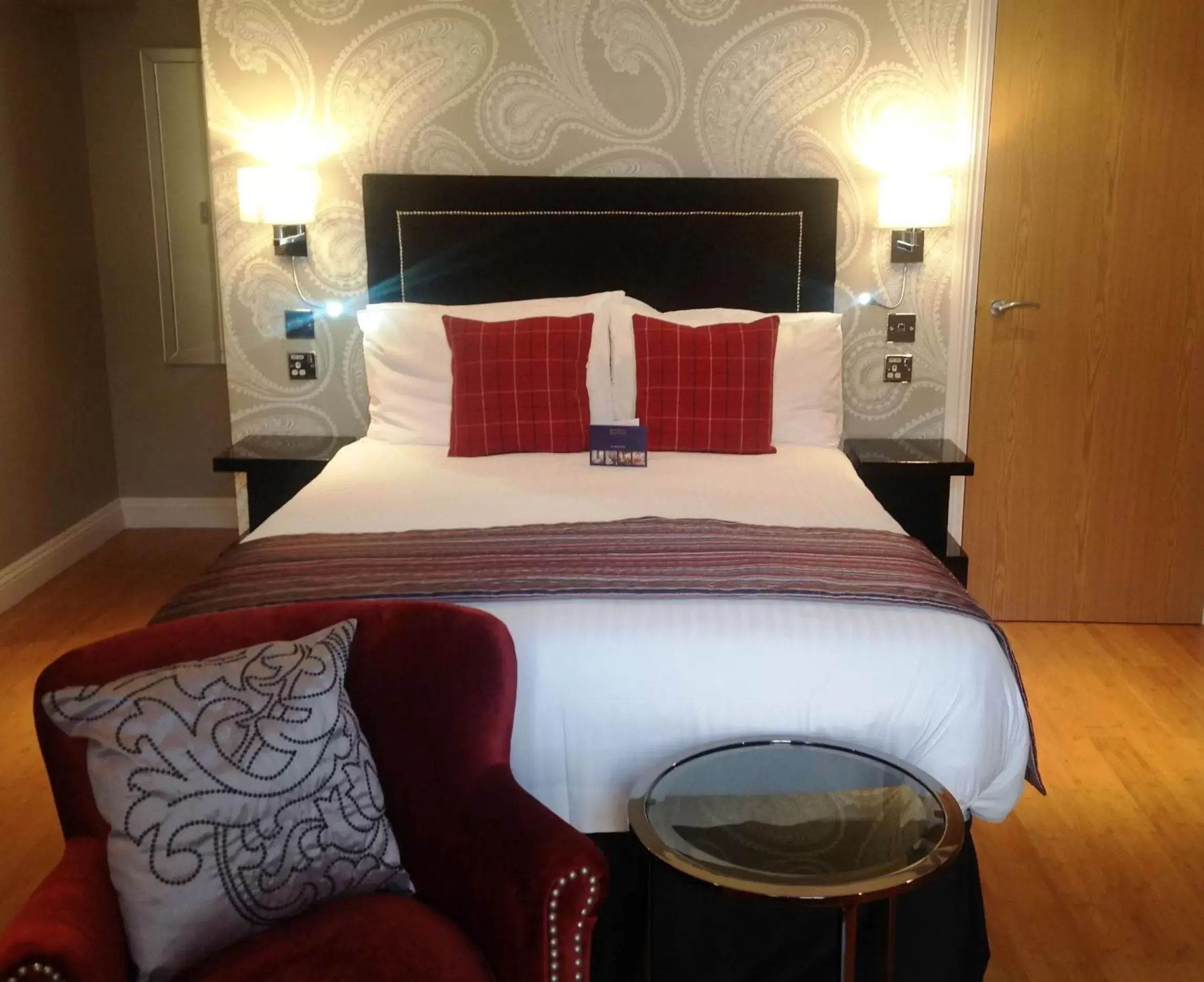 Bedroom, Bed in The Swan Hotel, Wells, Somerset