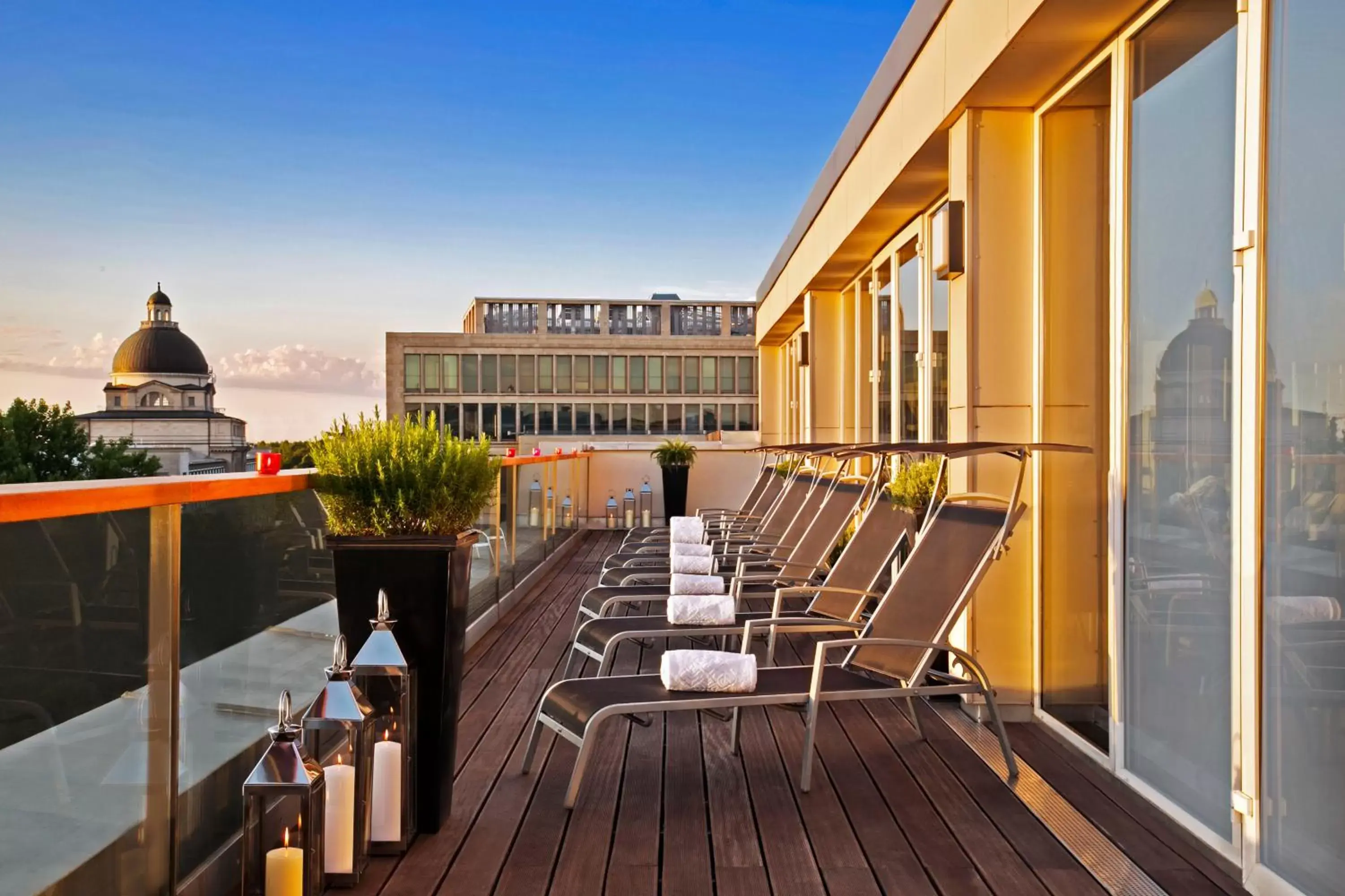 Balcony/Terrace in Vier Jahreszeiten Kempinski München