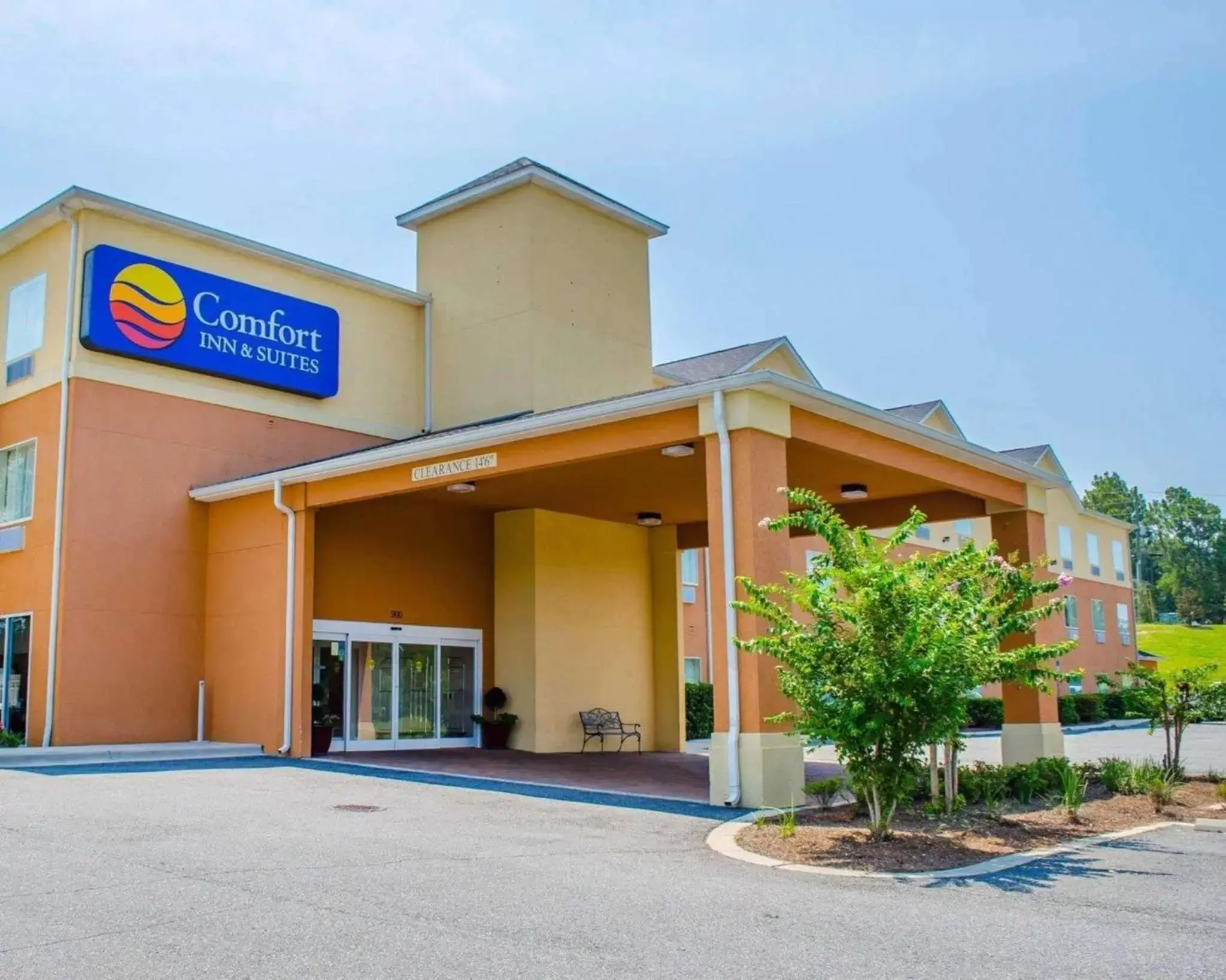 Property building in Comfort Inn & Suites Crestview