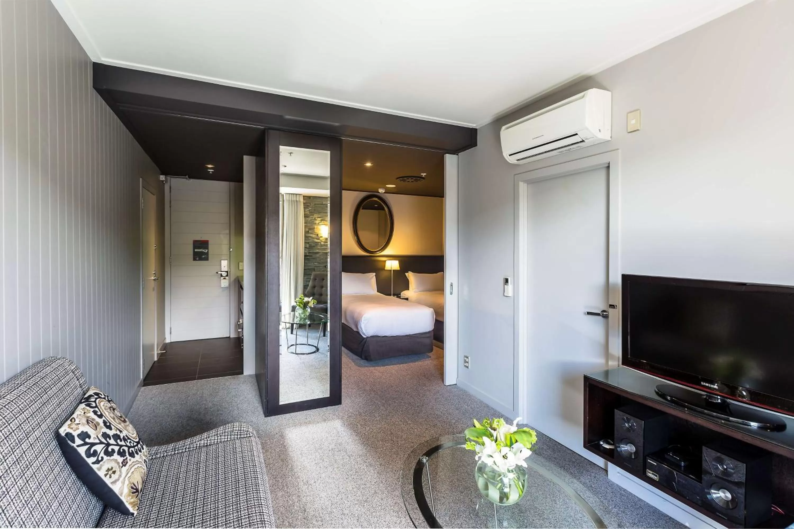 Bed in DoubleTree by Hilton Queenstown