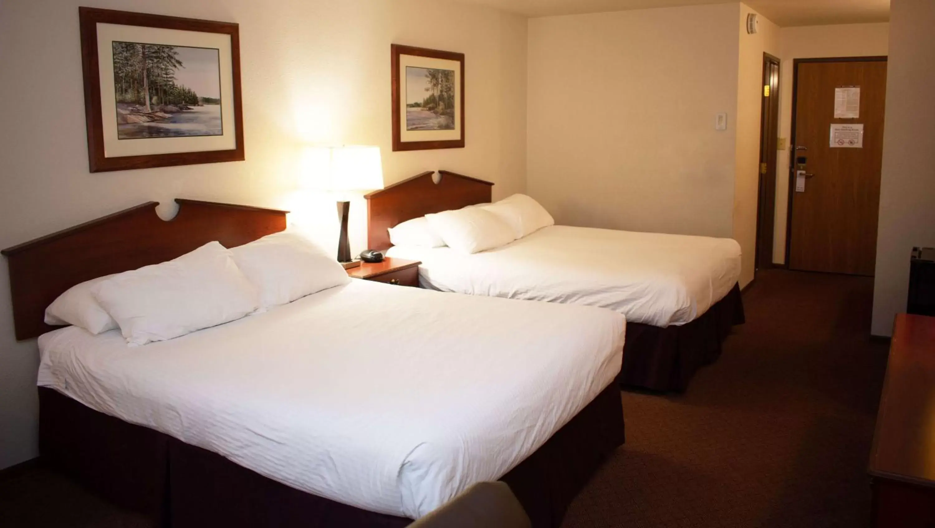 Photo of the whole room, Bed in Magnuson Hotel Country Inn