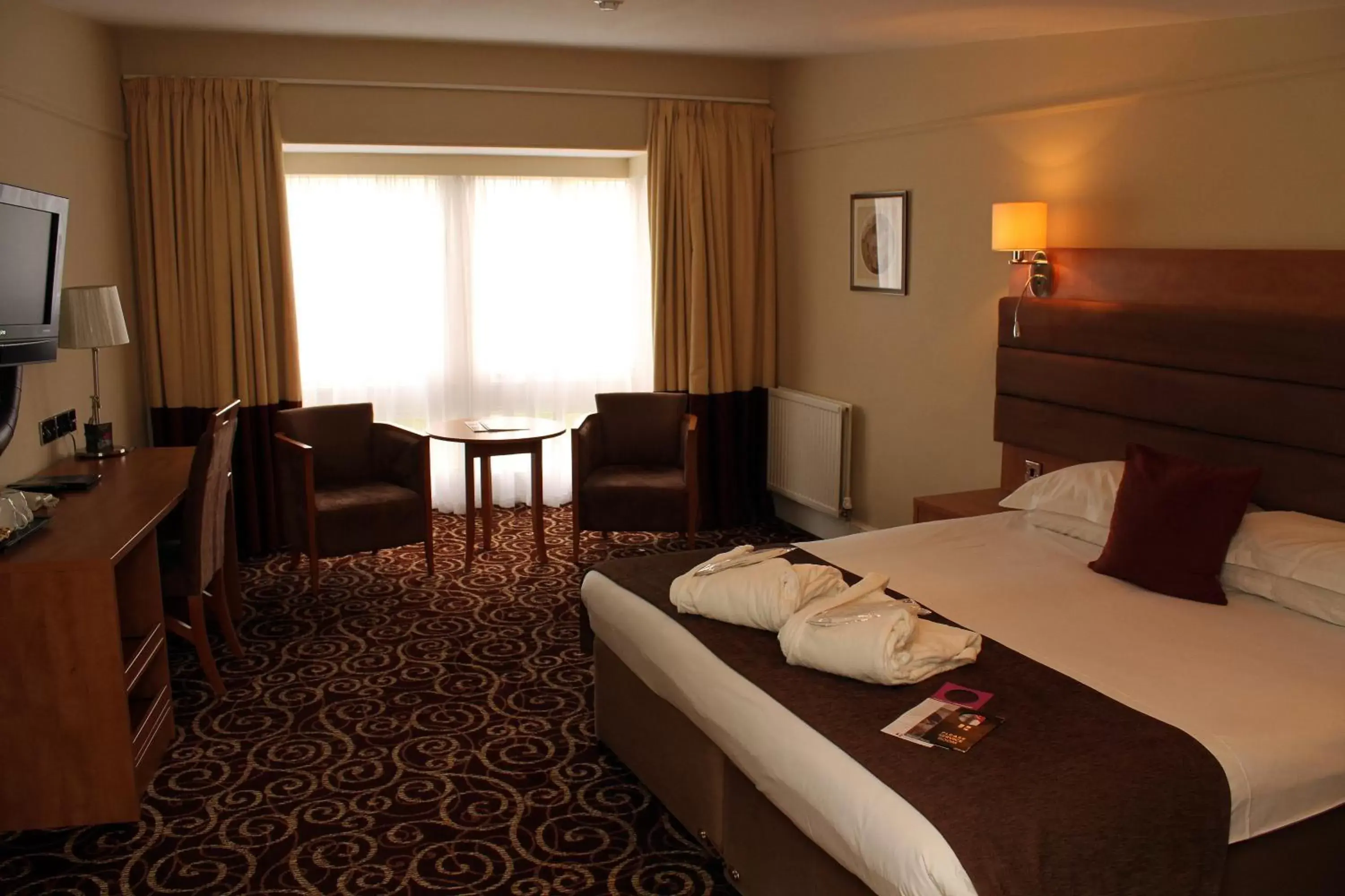 Photo of the whole room, Bed in The Legacy Rose & Crown Hotel