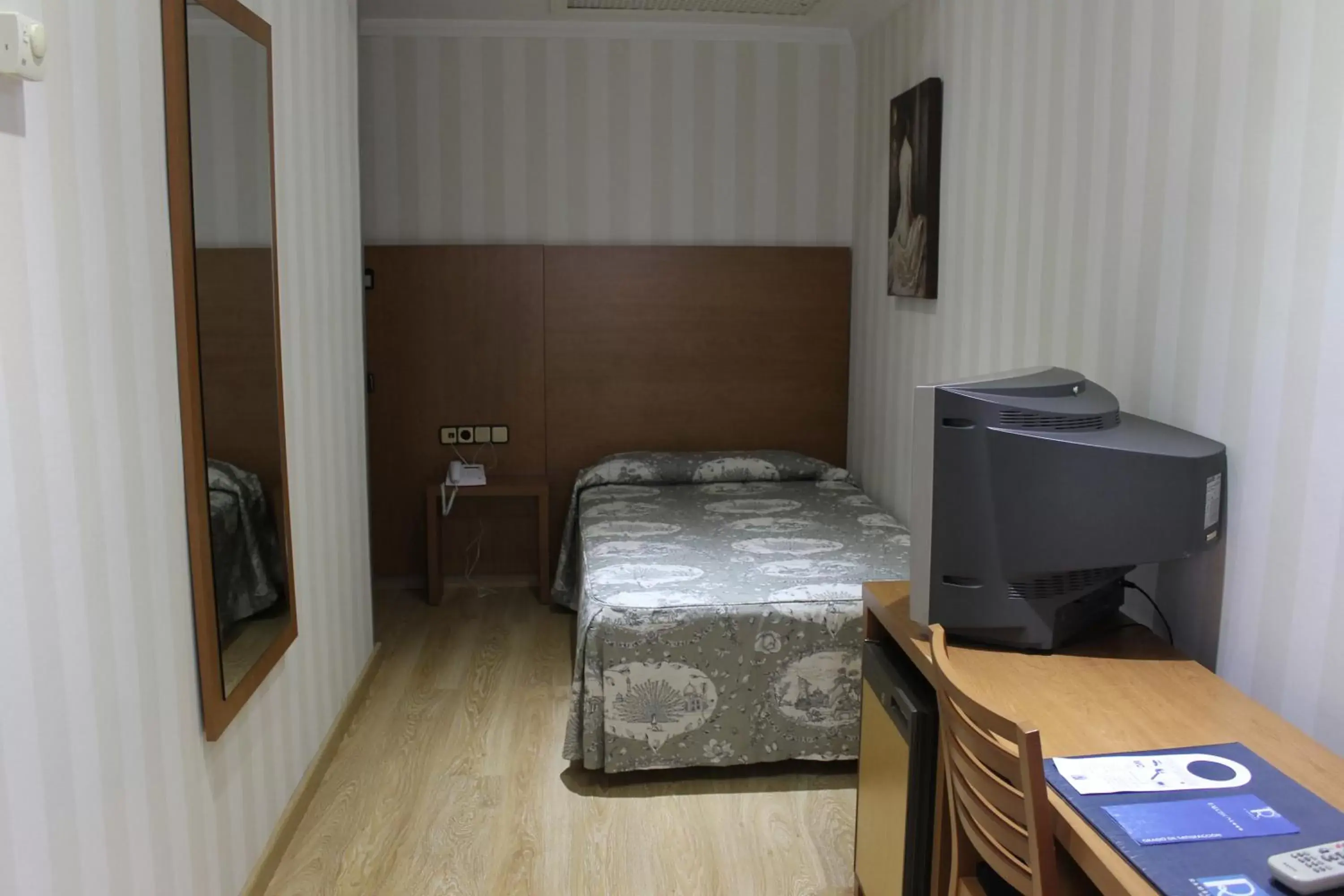 Single Room in Ramblas Hotel