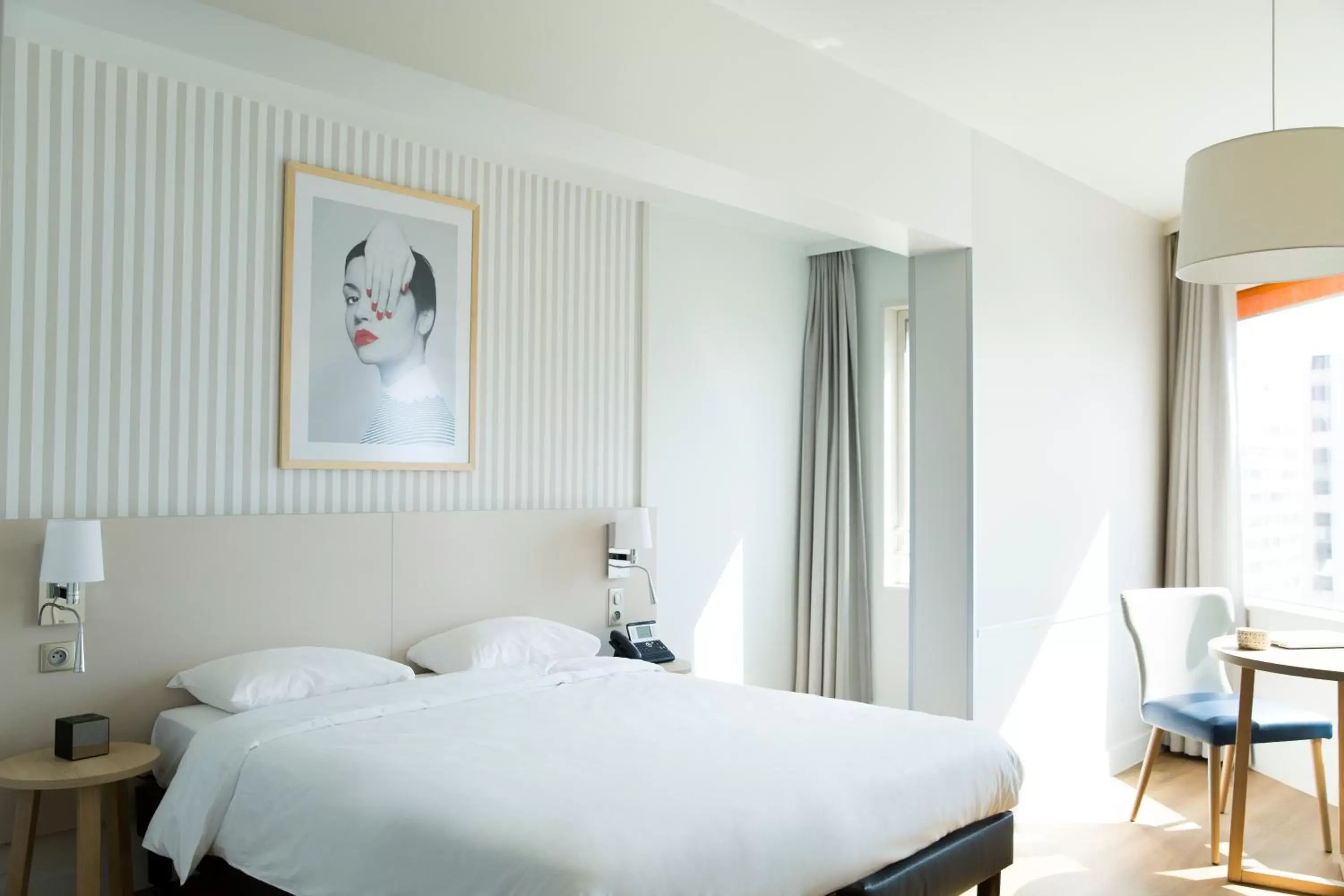 Bedroom, Bed in Aparthotel Adagio Paris Centre Tour Eiffel