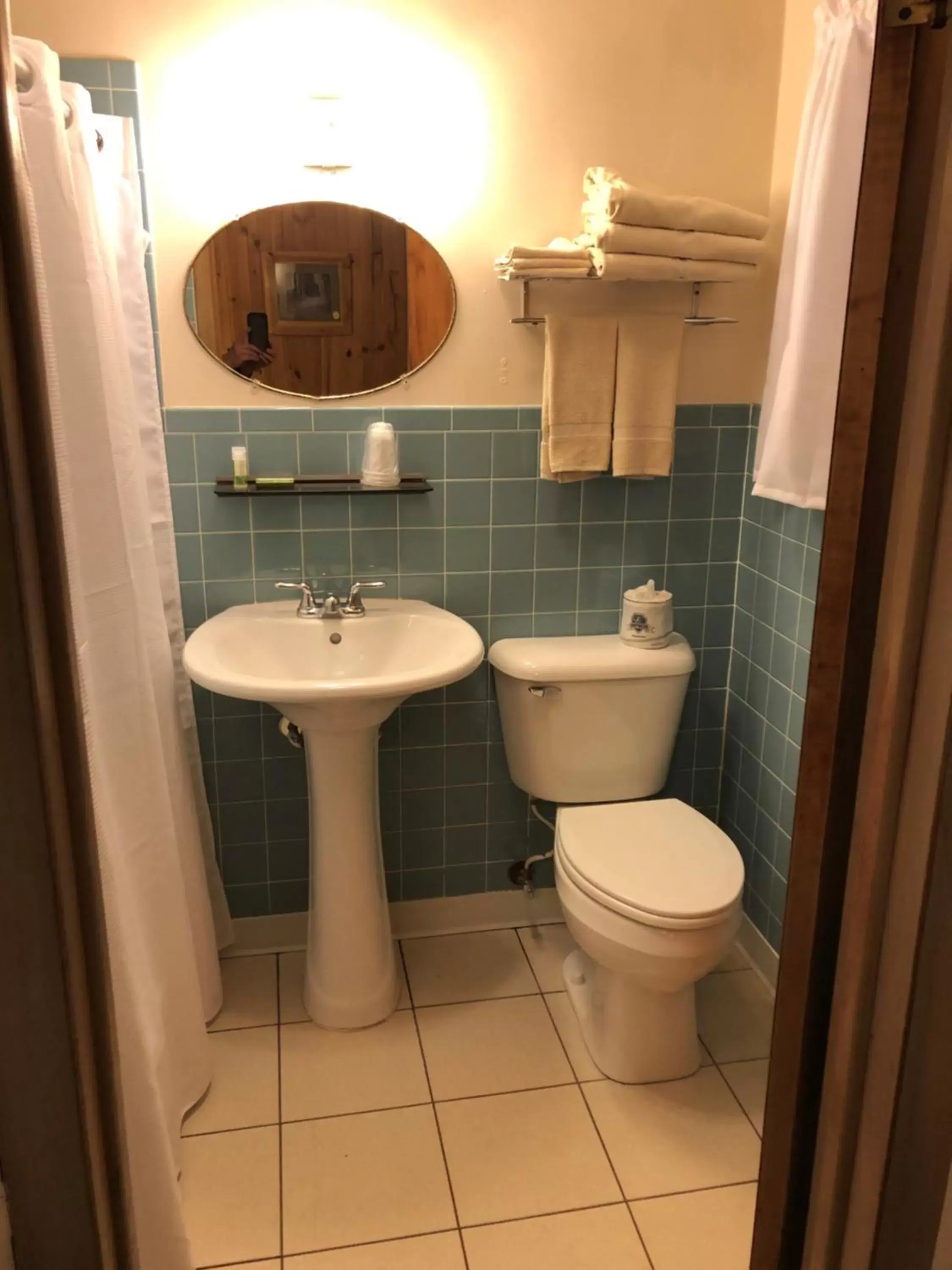 Bathroom in Holiday Motel