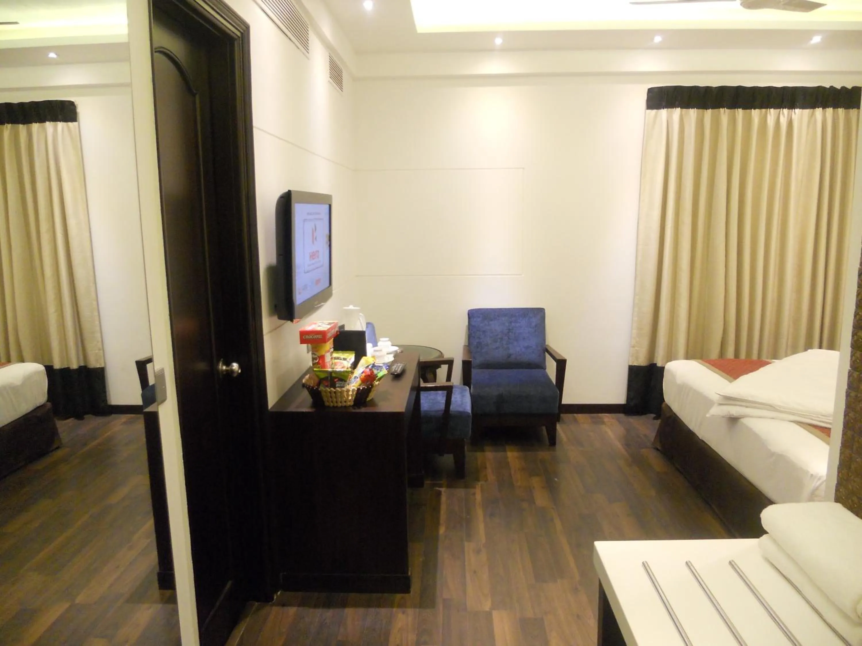 TV and multimedia, Bed in Hotel Grand Godwin - Near New Delhi Railway Station - Paharganj