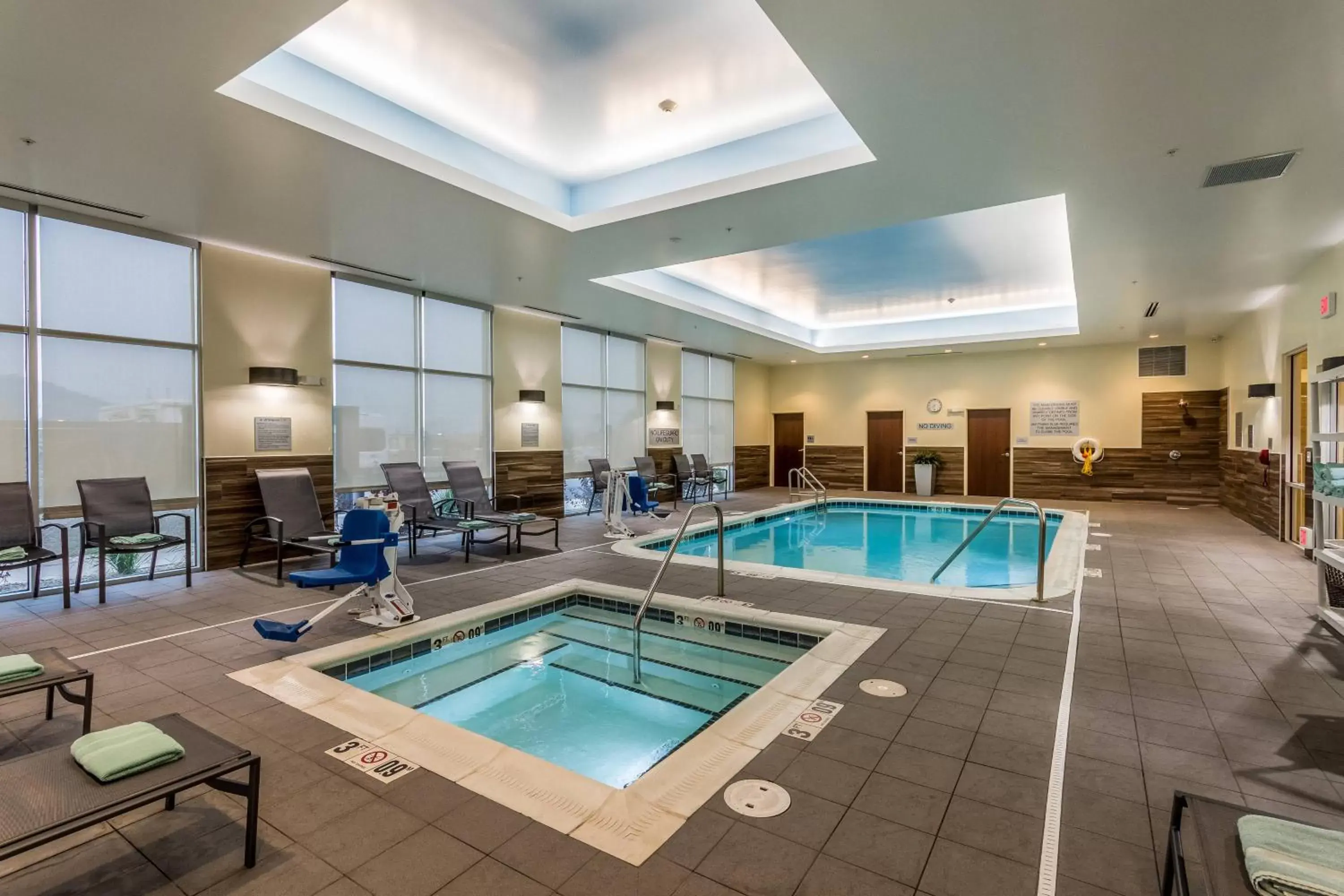 Swimming Pool in Fairfield Inn & Suites by Marriott Butte
