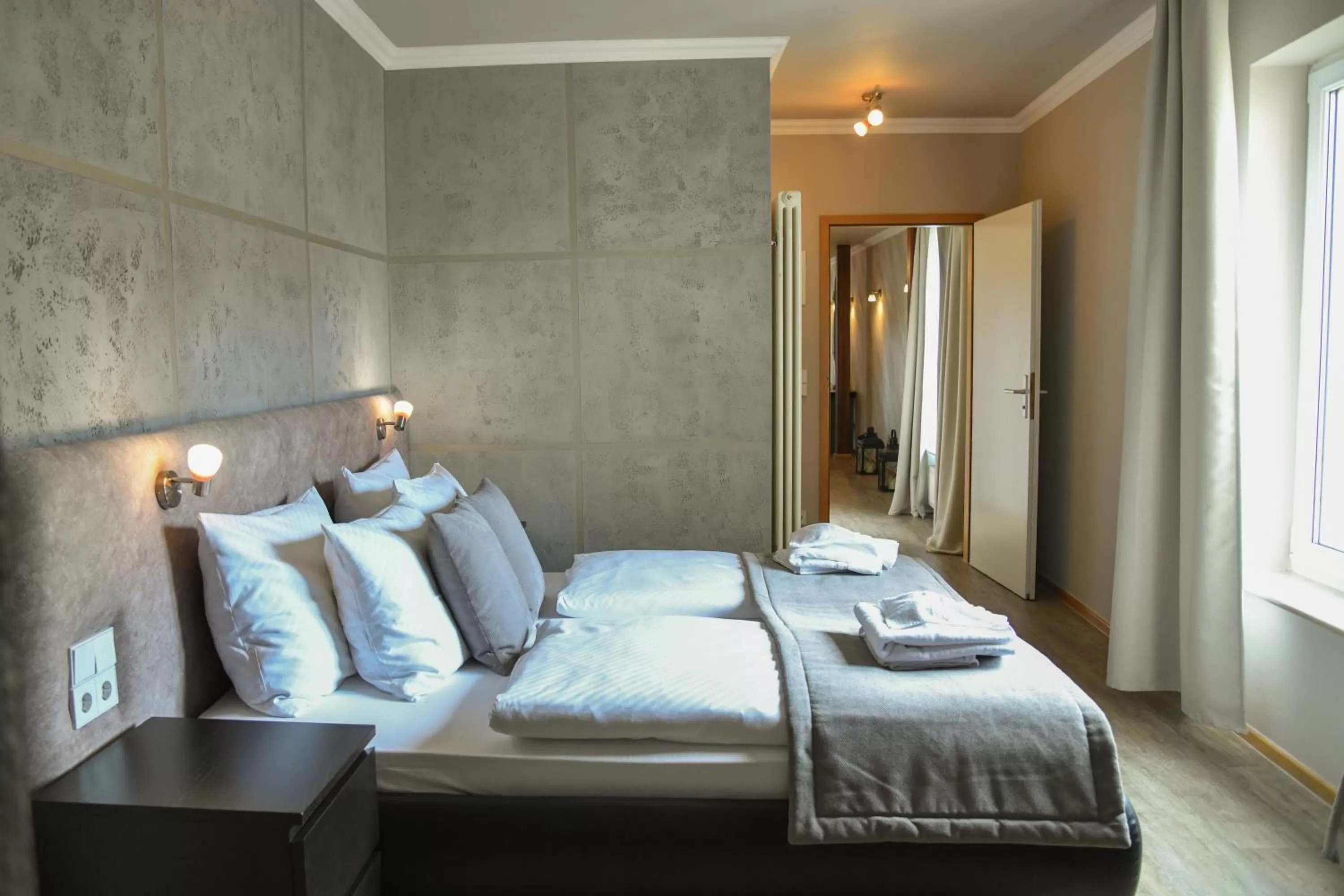 Bedroom, Bed in Hotel Zum Weissen Ross