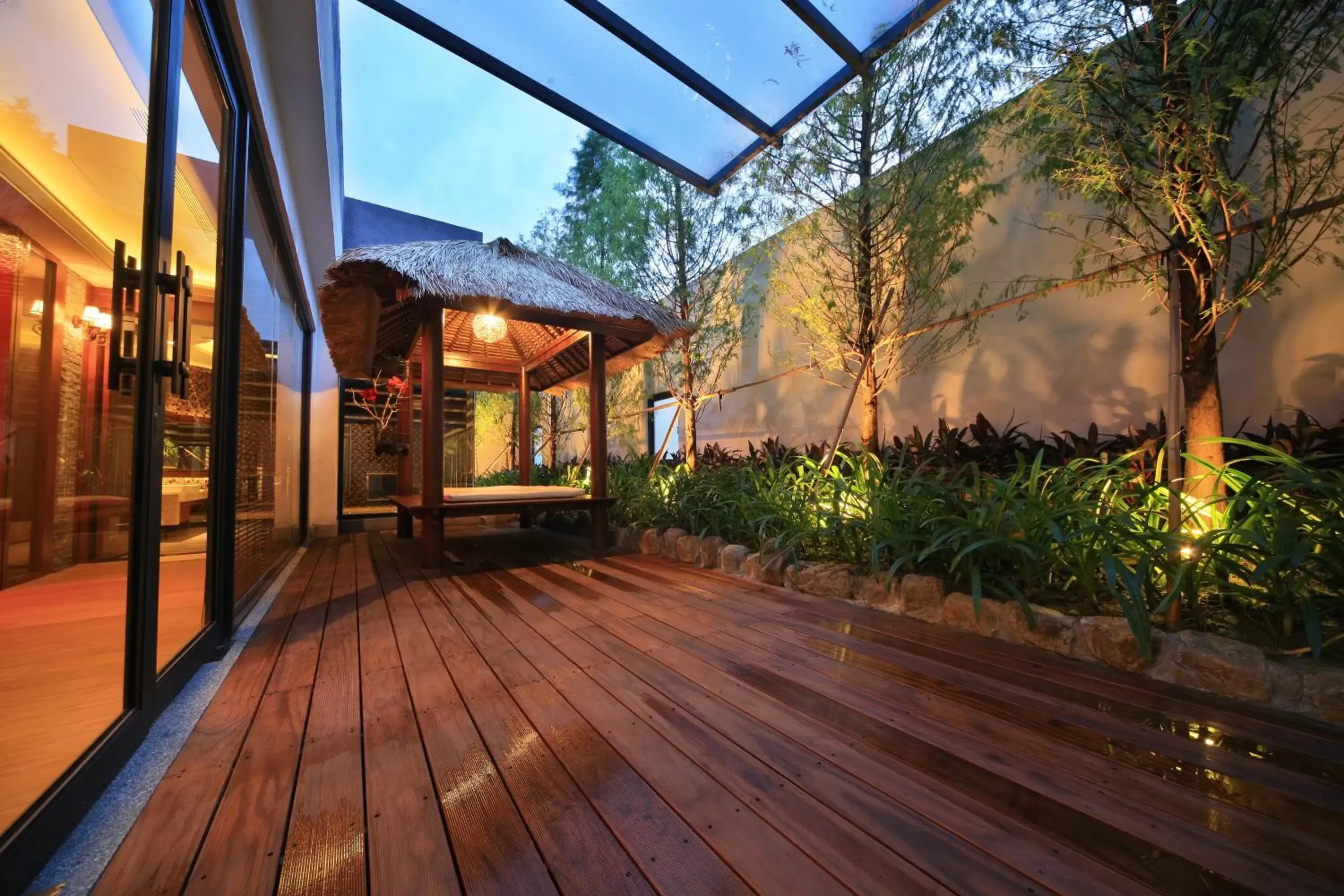 Balcony/Terrace, Property Building in Han Guan Motel