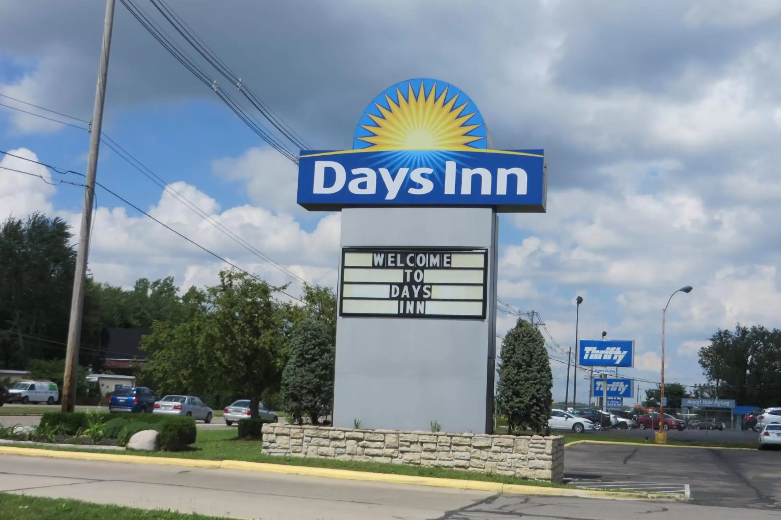 Facade/entrance, Property Logo/Sign in Days Inn by Wyndham Columbus Airport