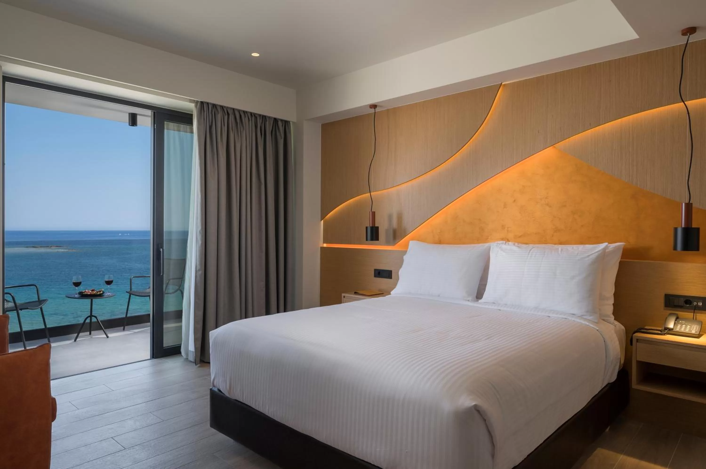 Photo of the whole room, Bed in Hyperion City Hotel & Spa