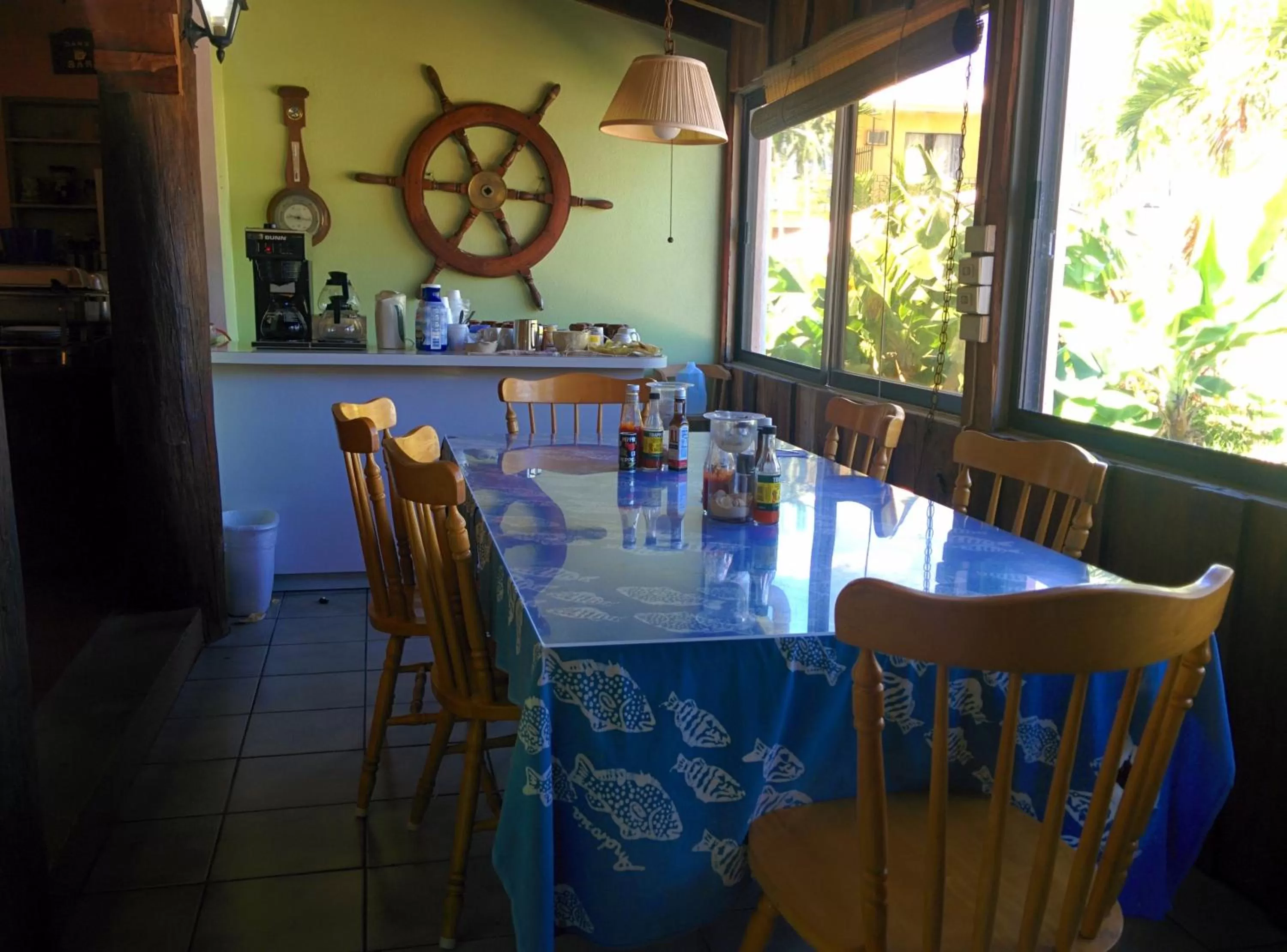 Restaurant/places to eat in Orange Hill Beach Inn