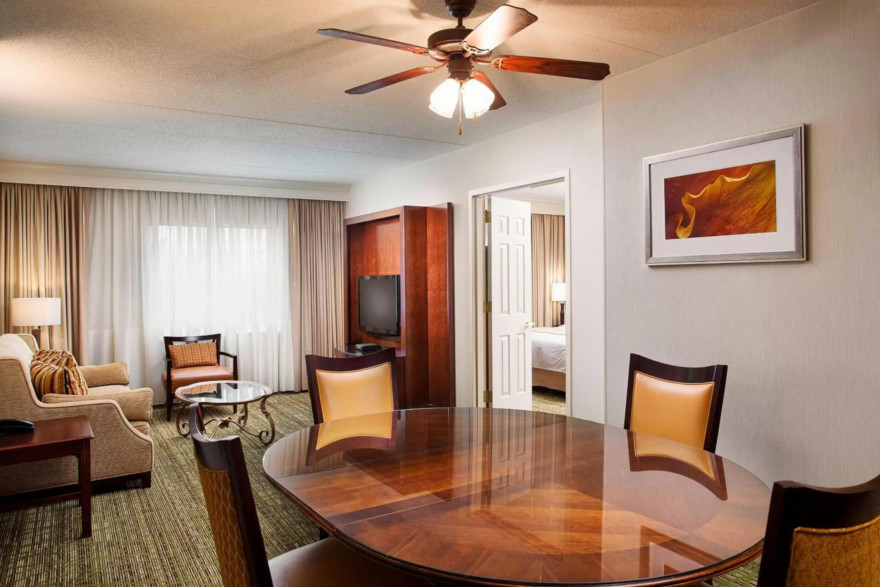 Bedroom, Seating Area in Chicago Marriott Midway