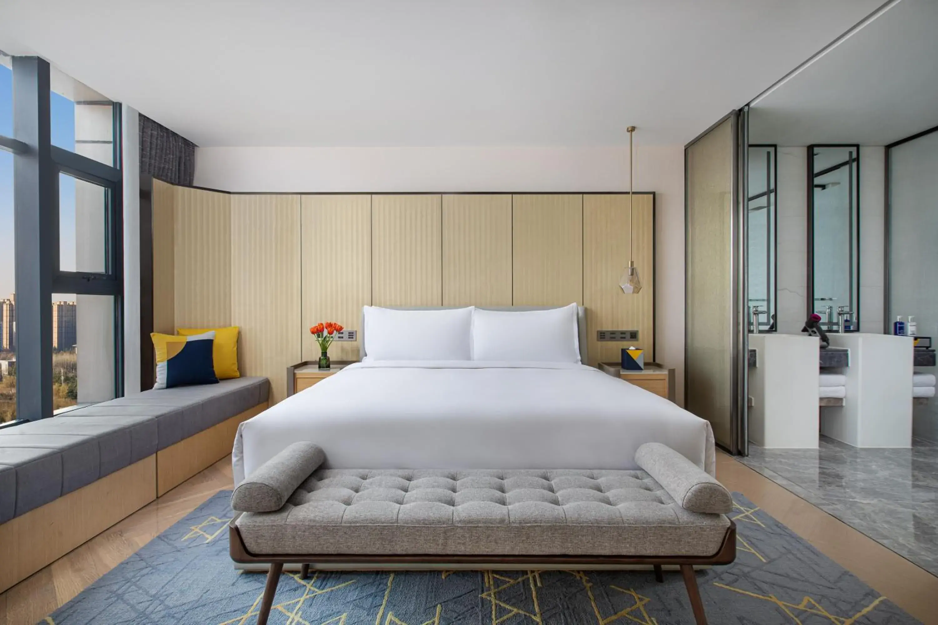 Bedroom, Bed in voco Xian ETDZ, an IHG Hotel