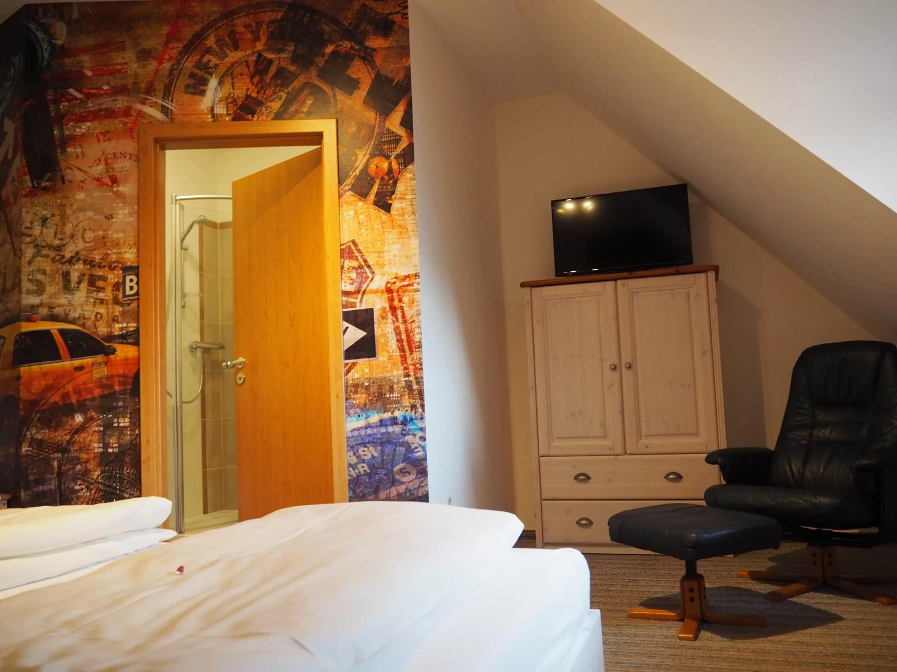 Photo of the whole room, Bed in PaGa - Parkgaststaette