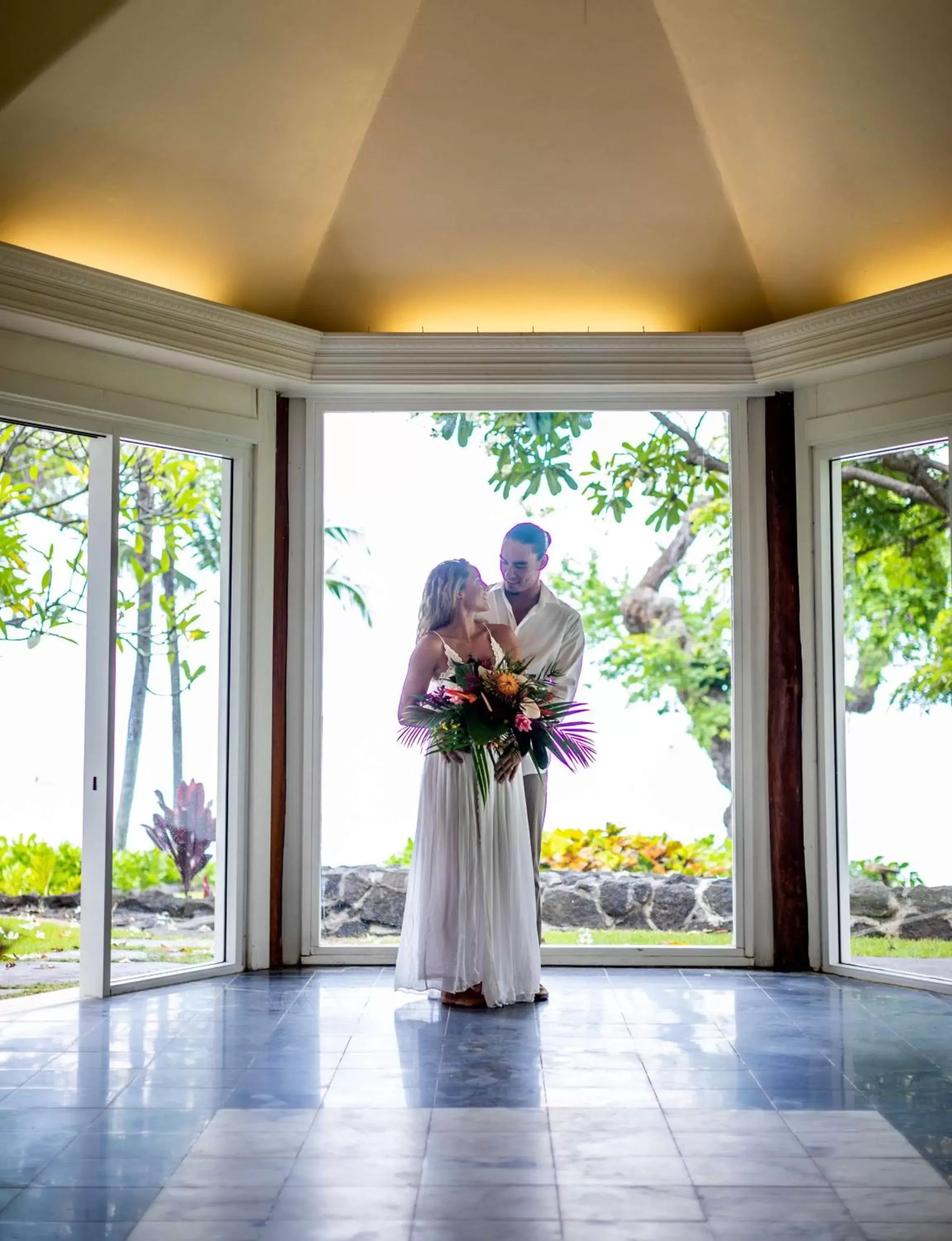 wedding in Outrigger Kona Resort and Spa