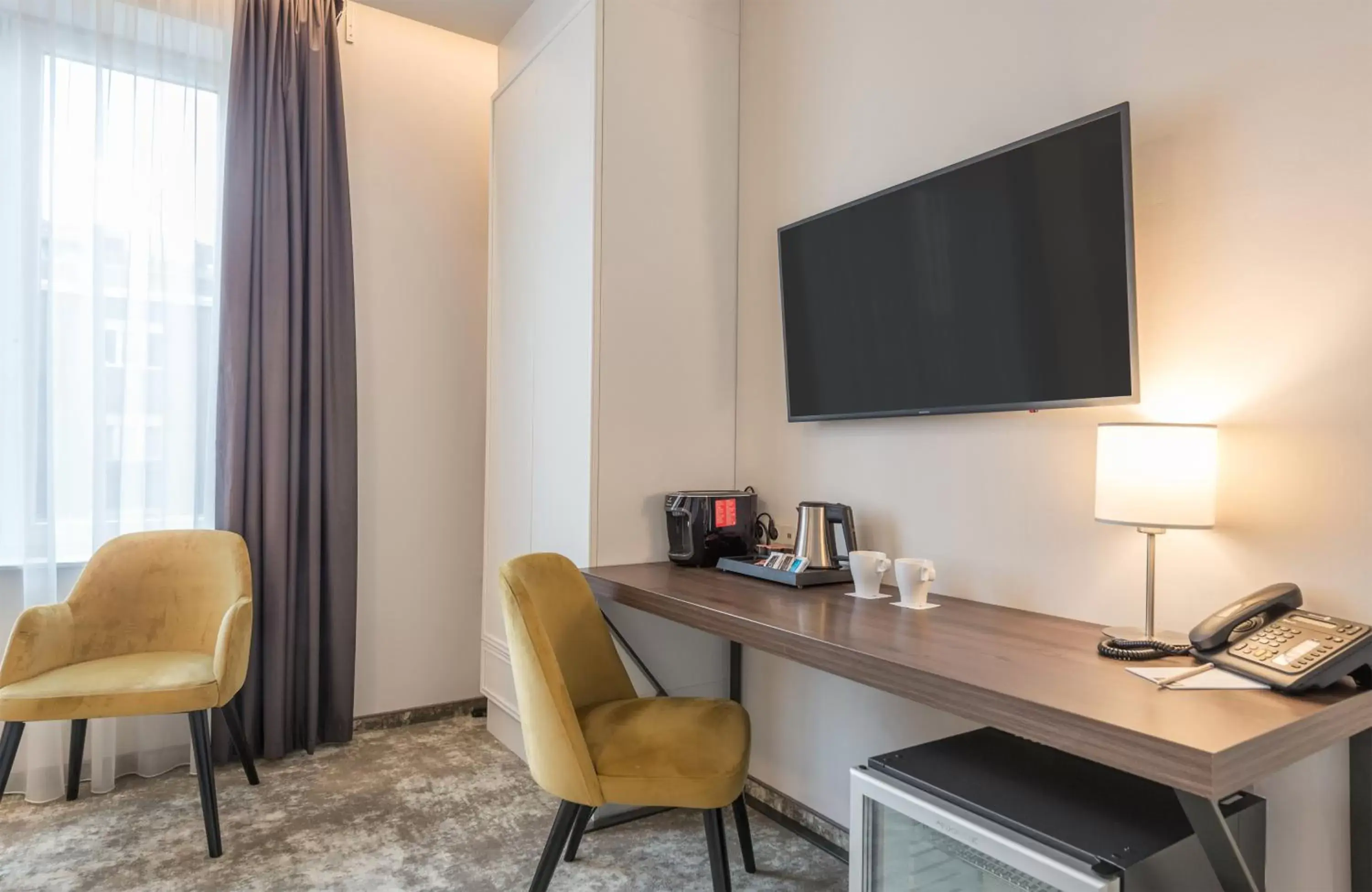 TV and multimedia, TV/Entertainment Center in Leonardo Boutique Hotel Budapest M-Square