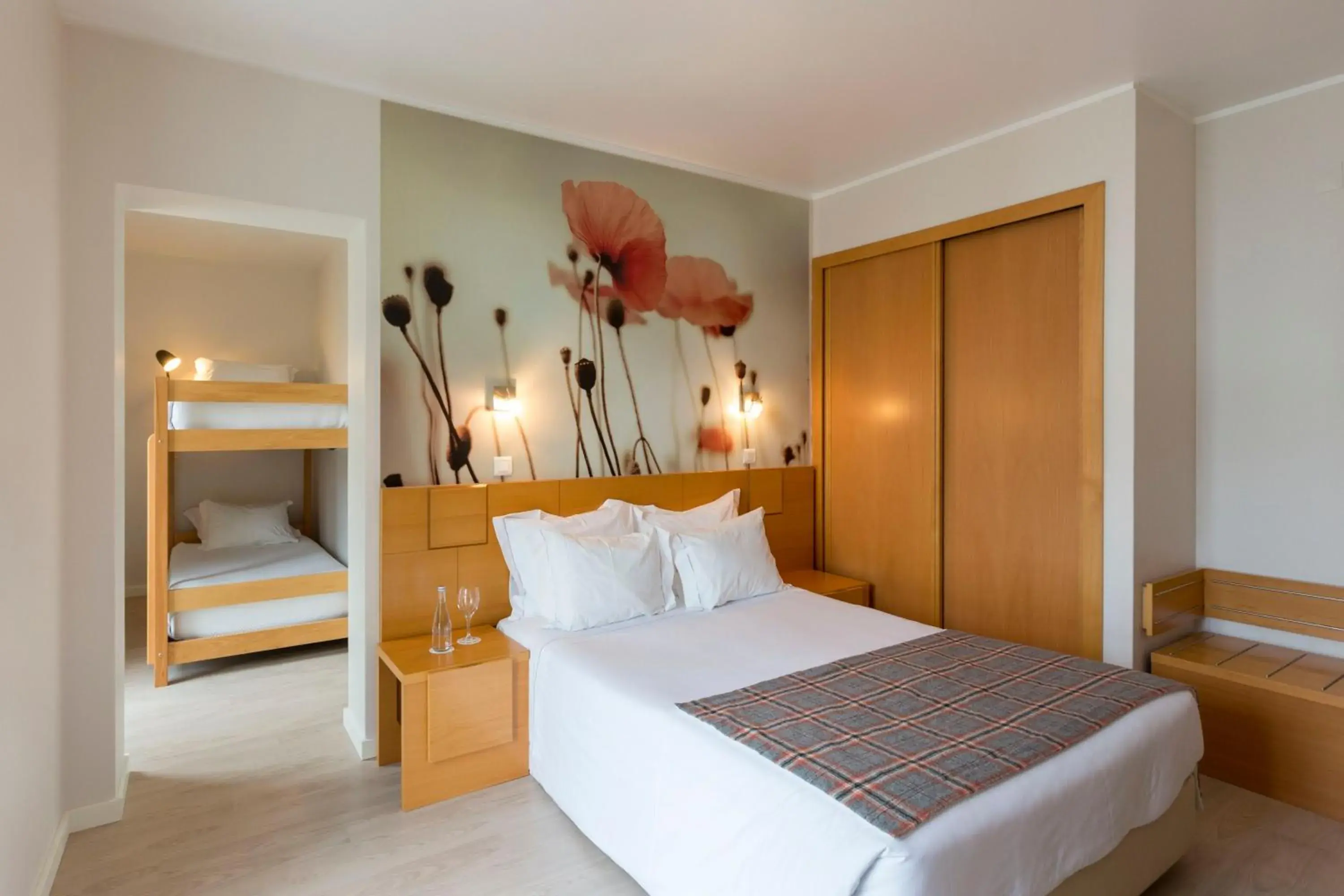 Family room (2 adults + 2 children up to 12 years) in Hotel Estrela De Fatima