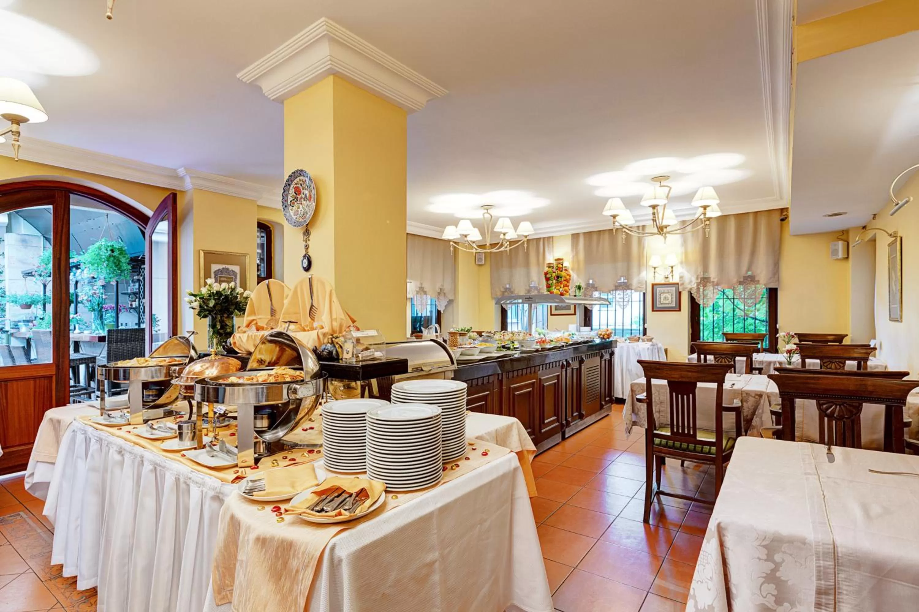 Restaurant/places to eat in Arena Hotel - Special Class