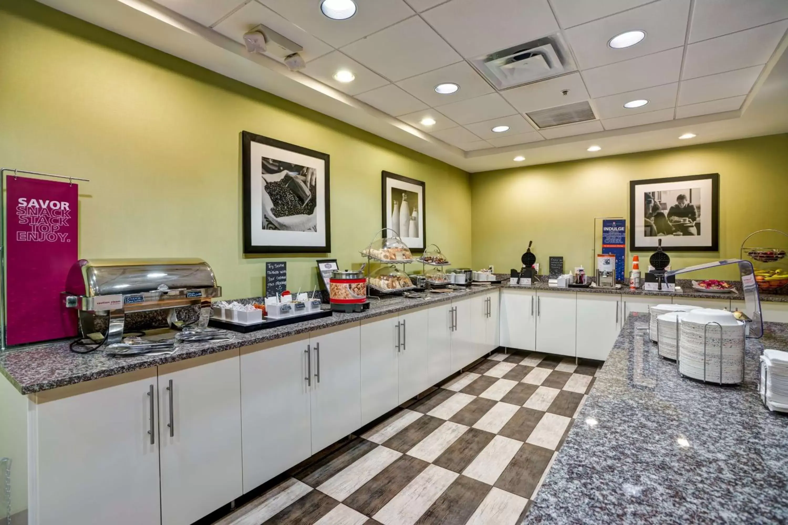 Breakfast, Restaurant/Places to Eat in Hampton Inn & Suites Sarasota / Bradenton - Airport