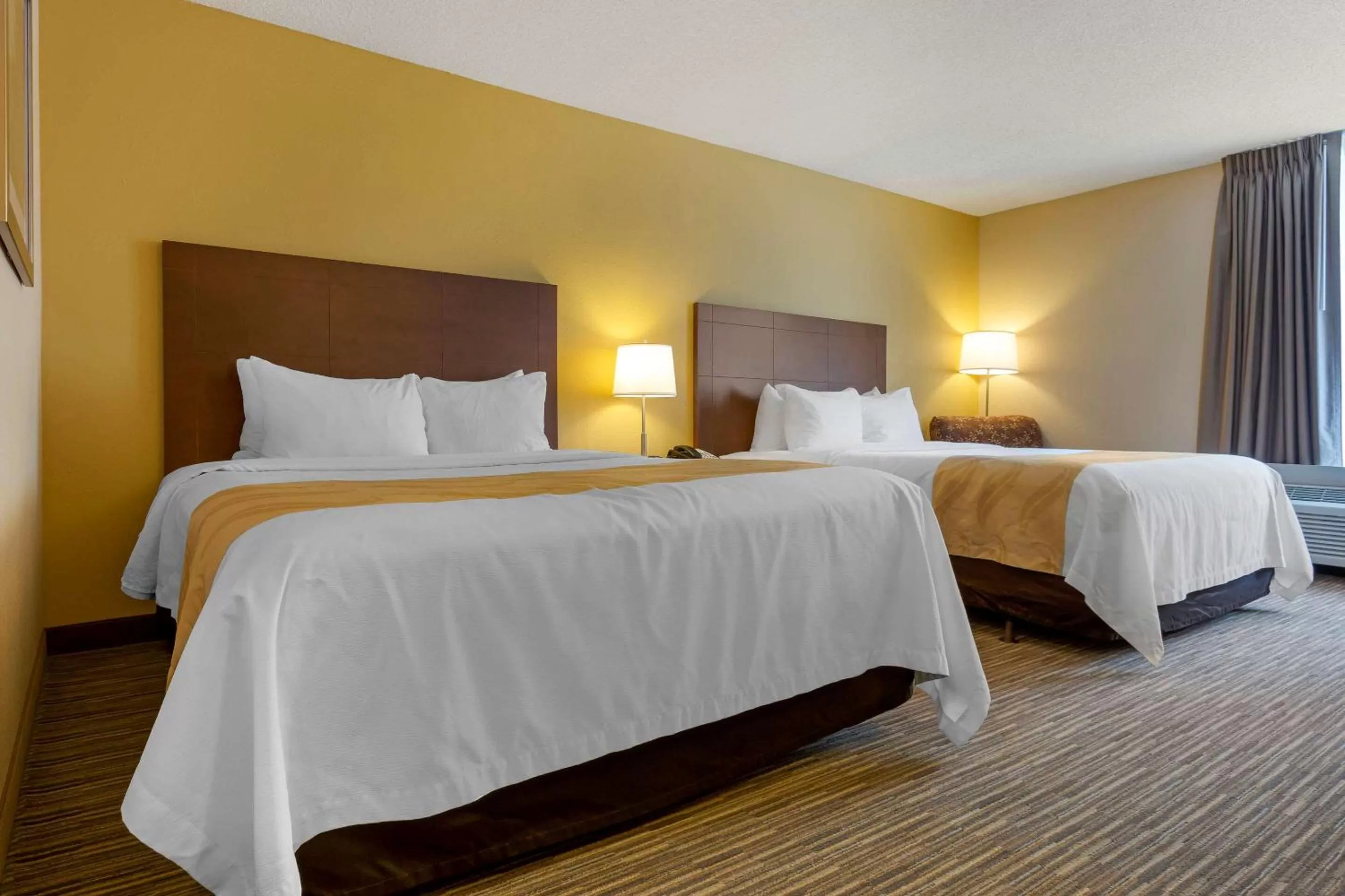 Bedroom, Bed in Quality Inn Harrison North