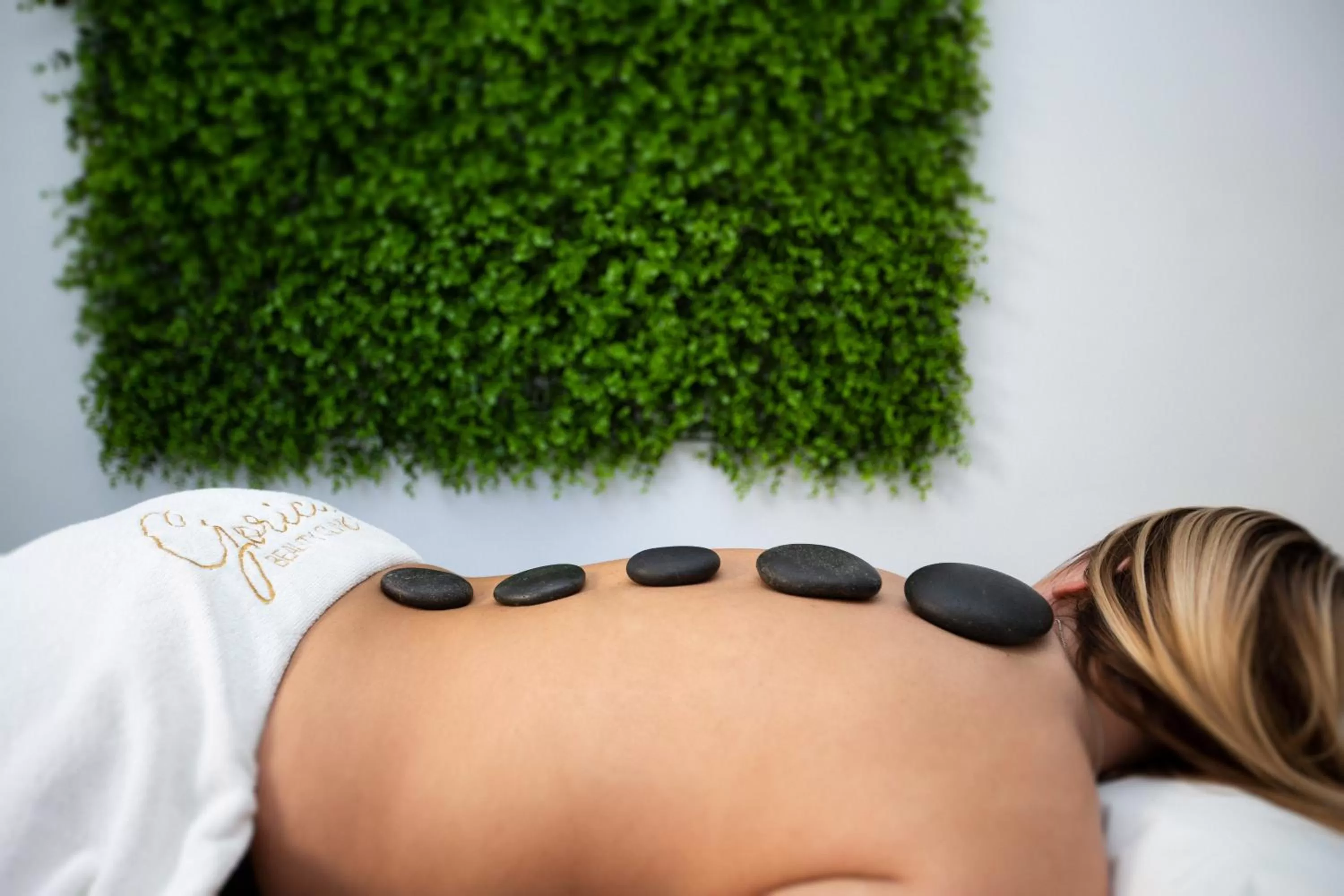 Massage in B Gold Luxury rooms B&B