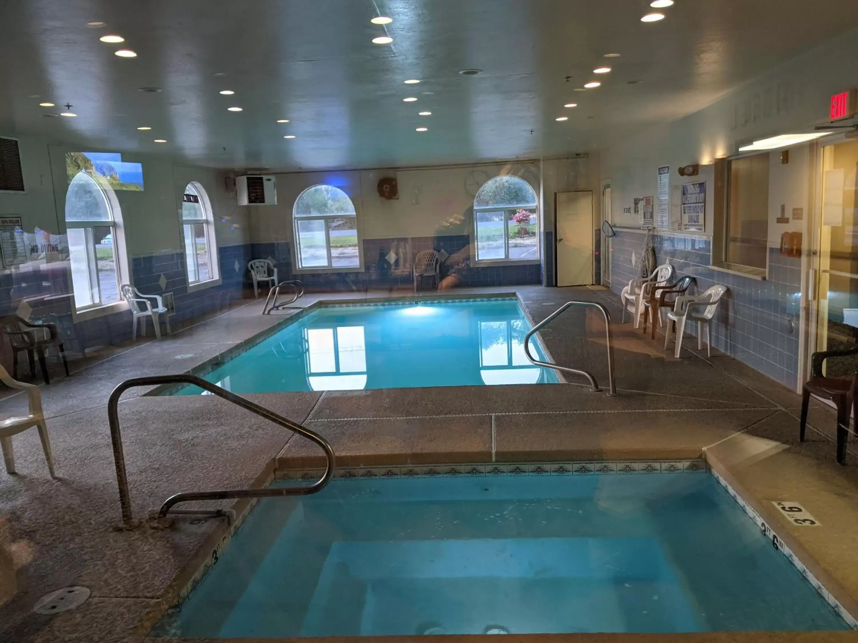 Swimming pool in Horizon Hotel Swimming pool in Horizon Hotel