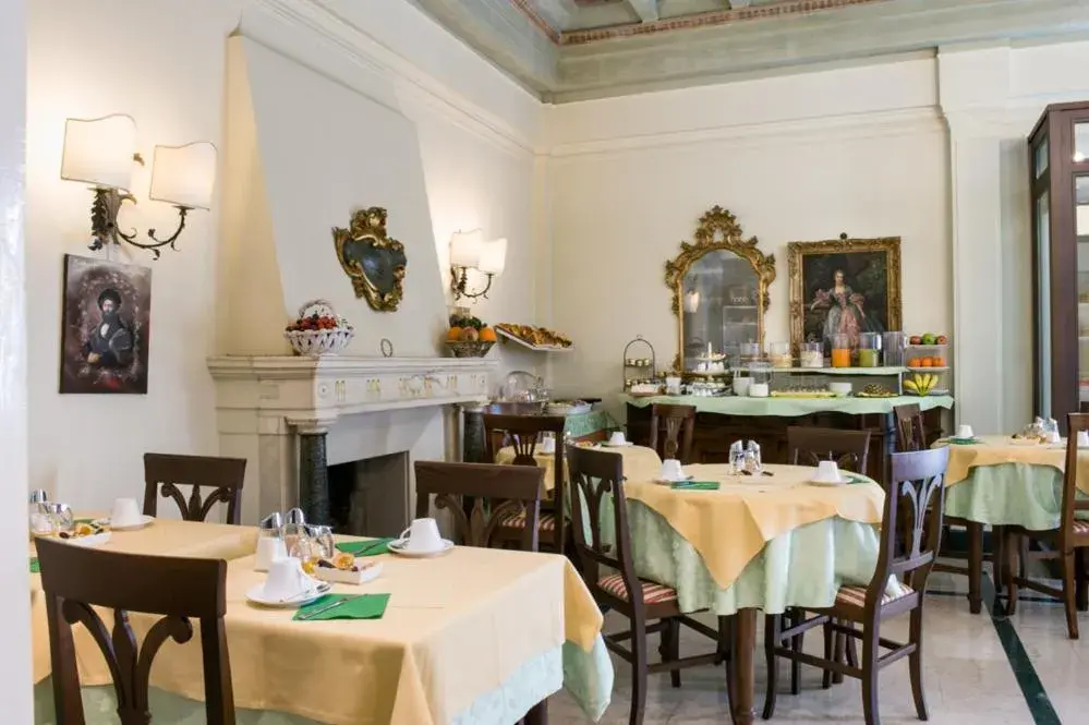 Restaurant/Places to Eat in Residenza Castiglioni