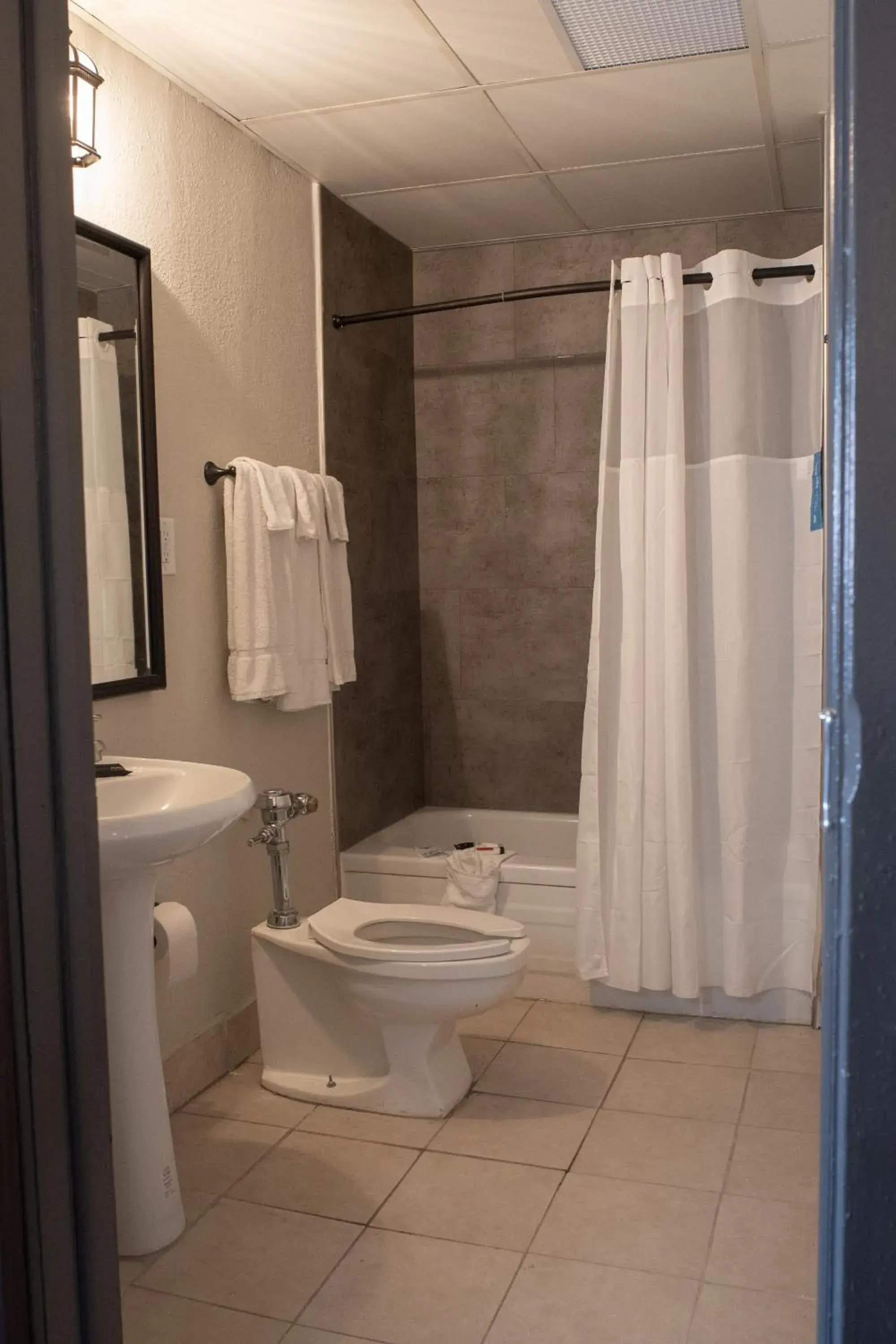 Bathroom in Hotel Chataura