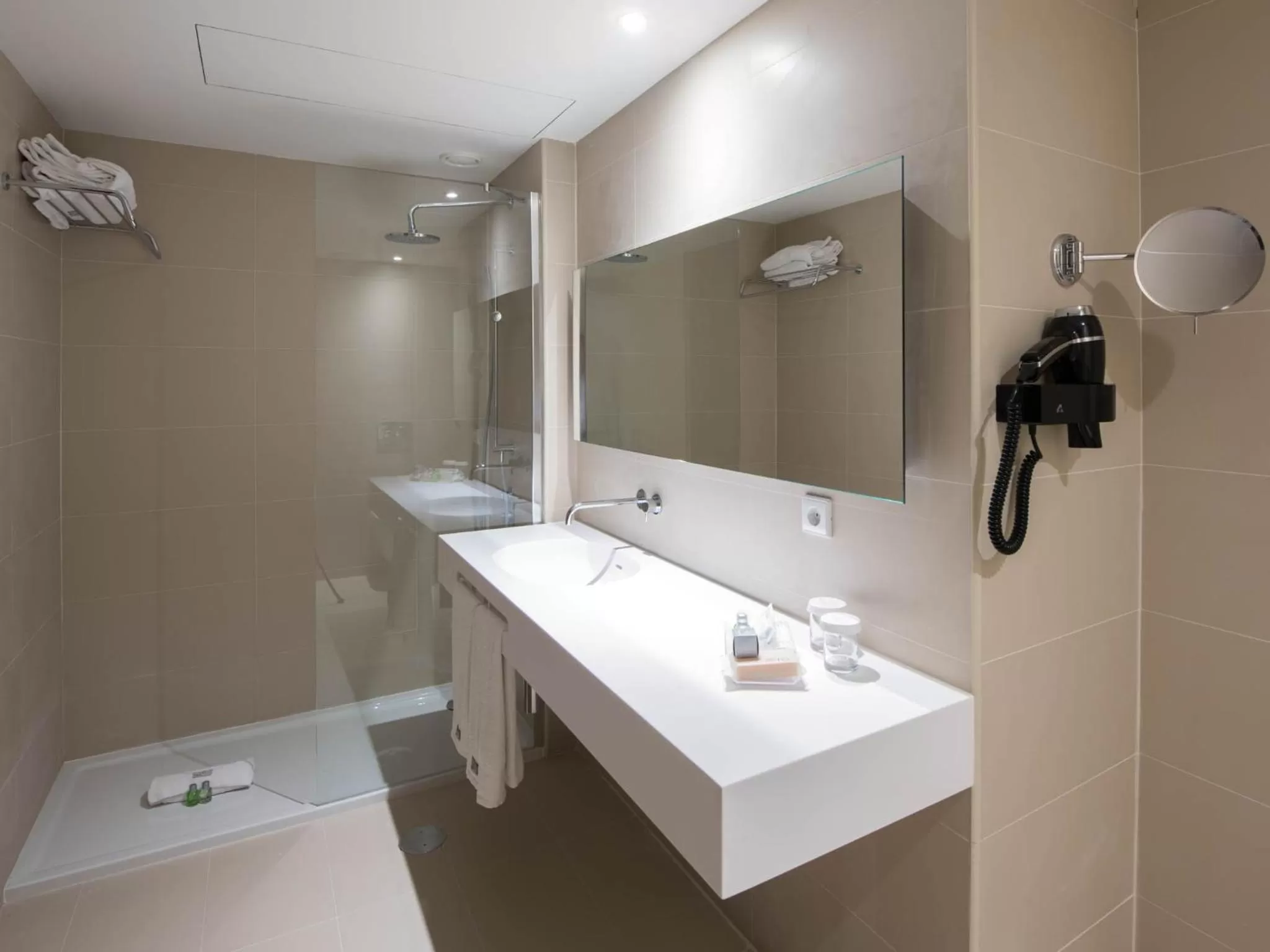 Bathroom in Hotel Carris Porto Ribeira