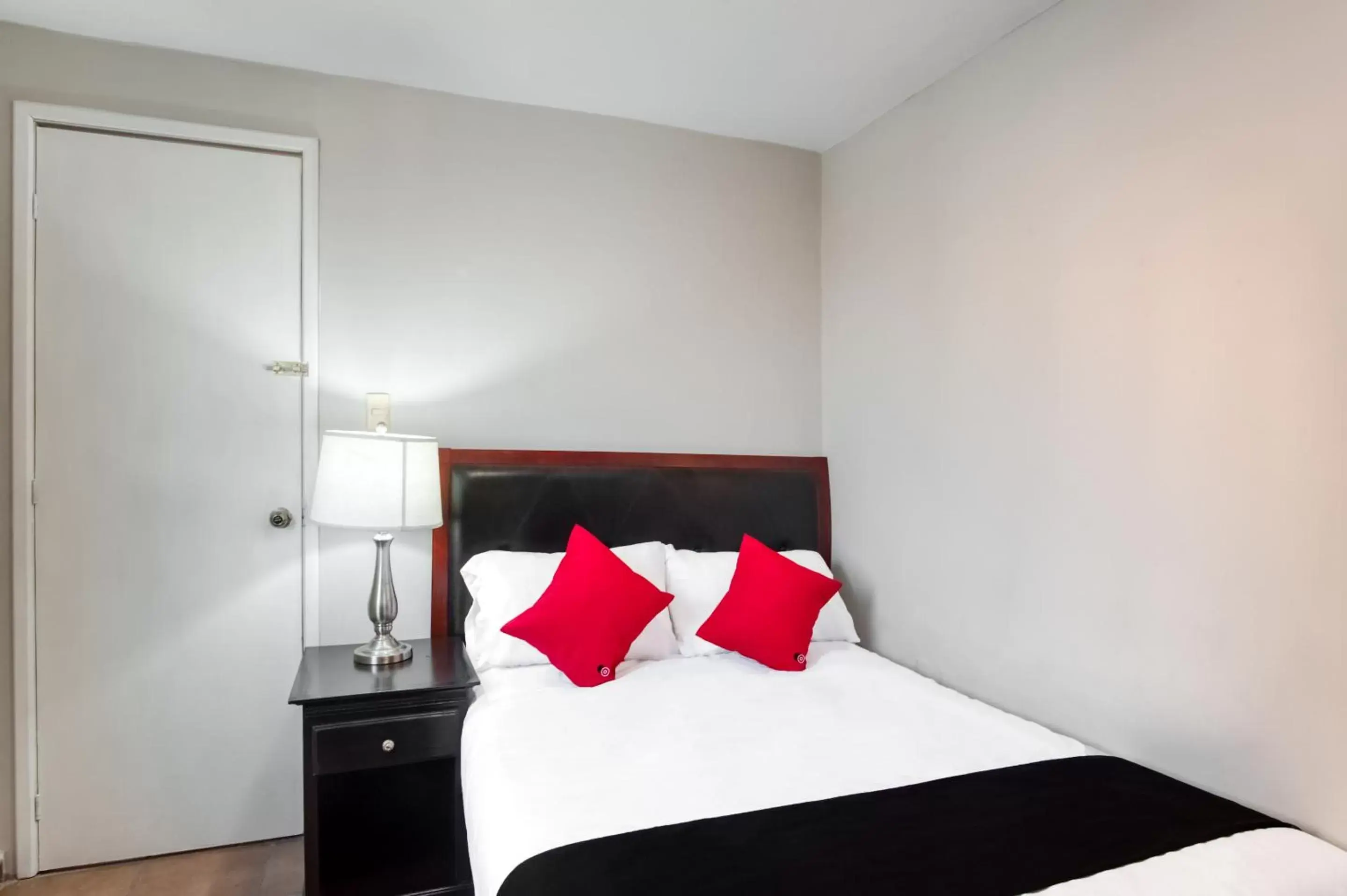 Bedroom, Room Photo in Boca Inn Hotel & Suites