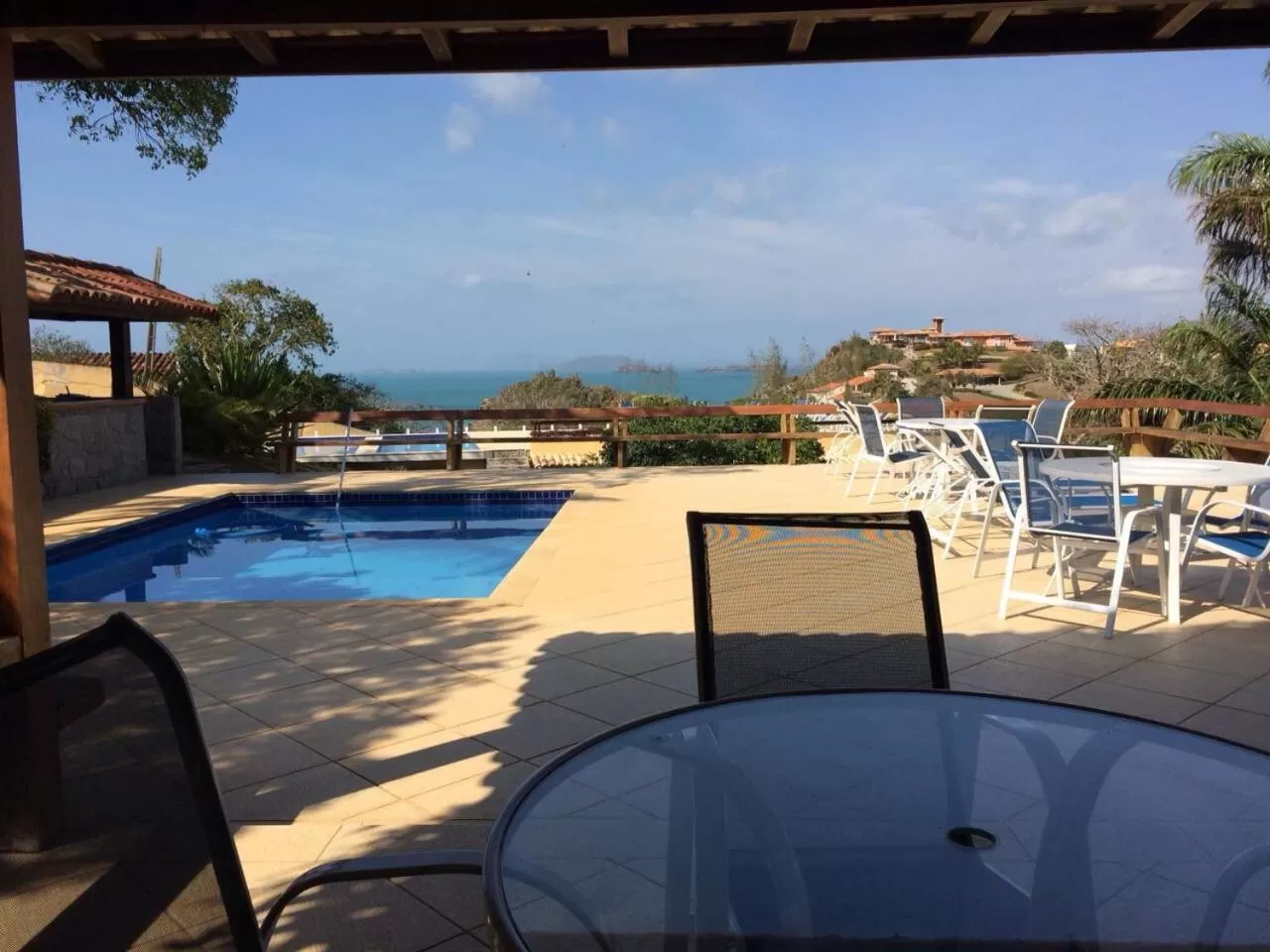 Praia da Ferradurinha Guest House