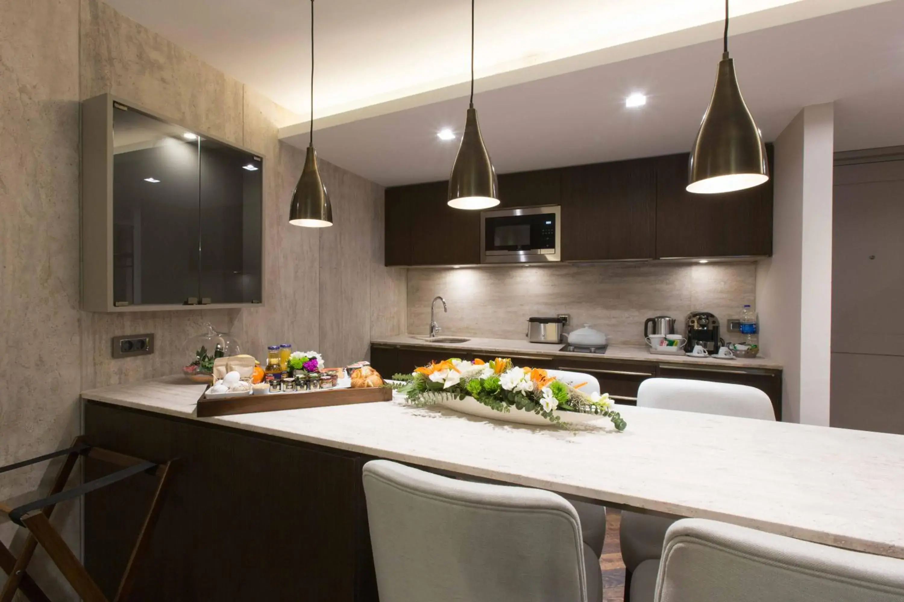 Coffee/tea facilities, Kitchen/Kitchenette in Noble22 Suites-Special Category