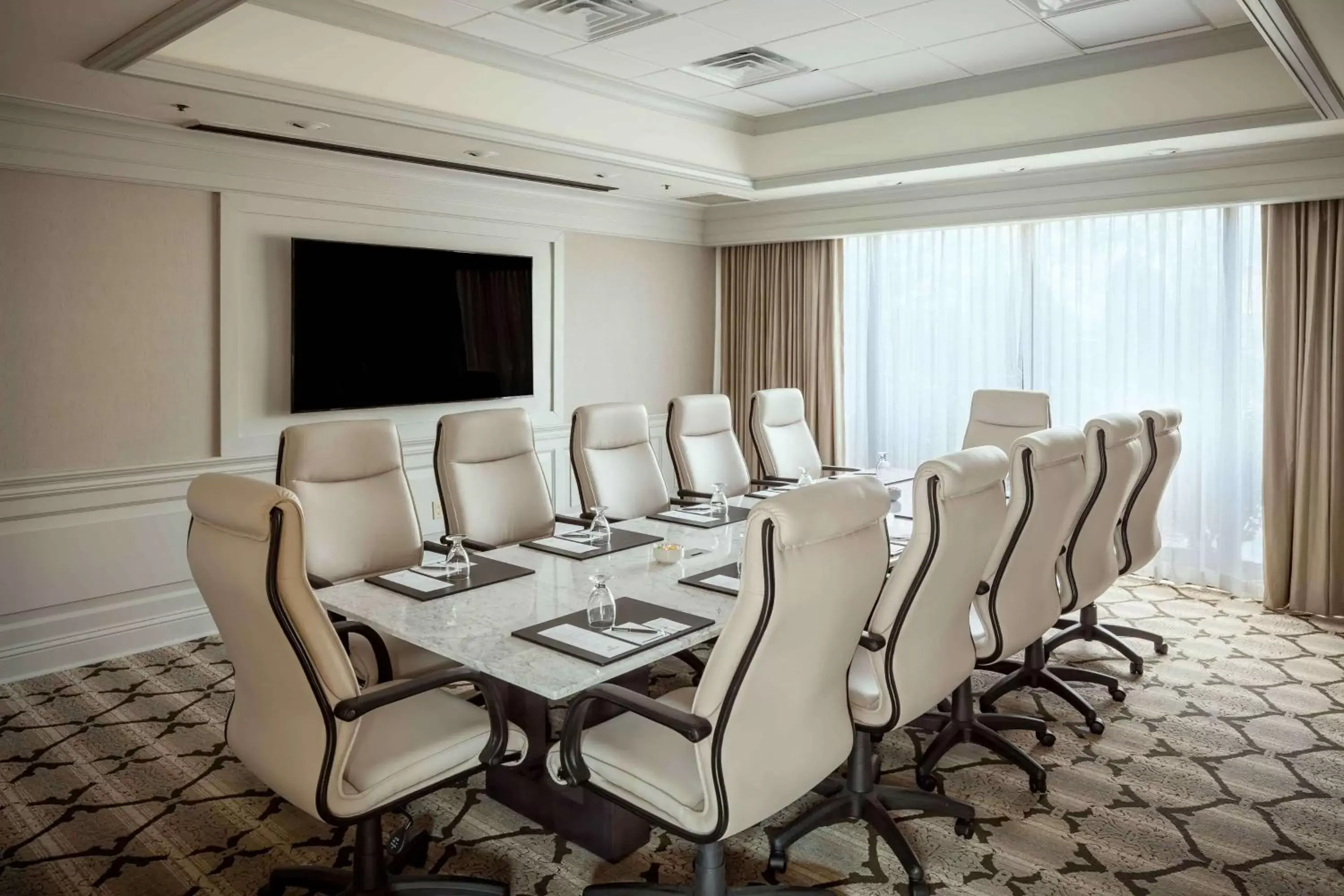 Meeting/conference room in Hilton Suites Brentwood