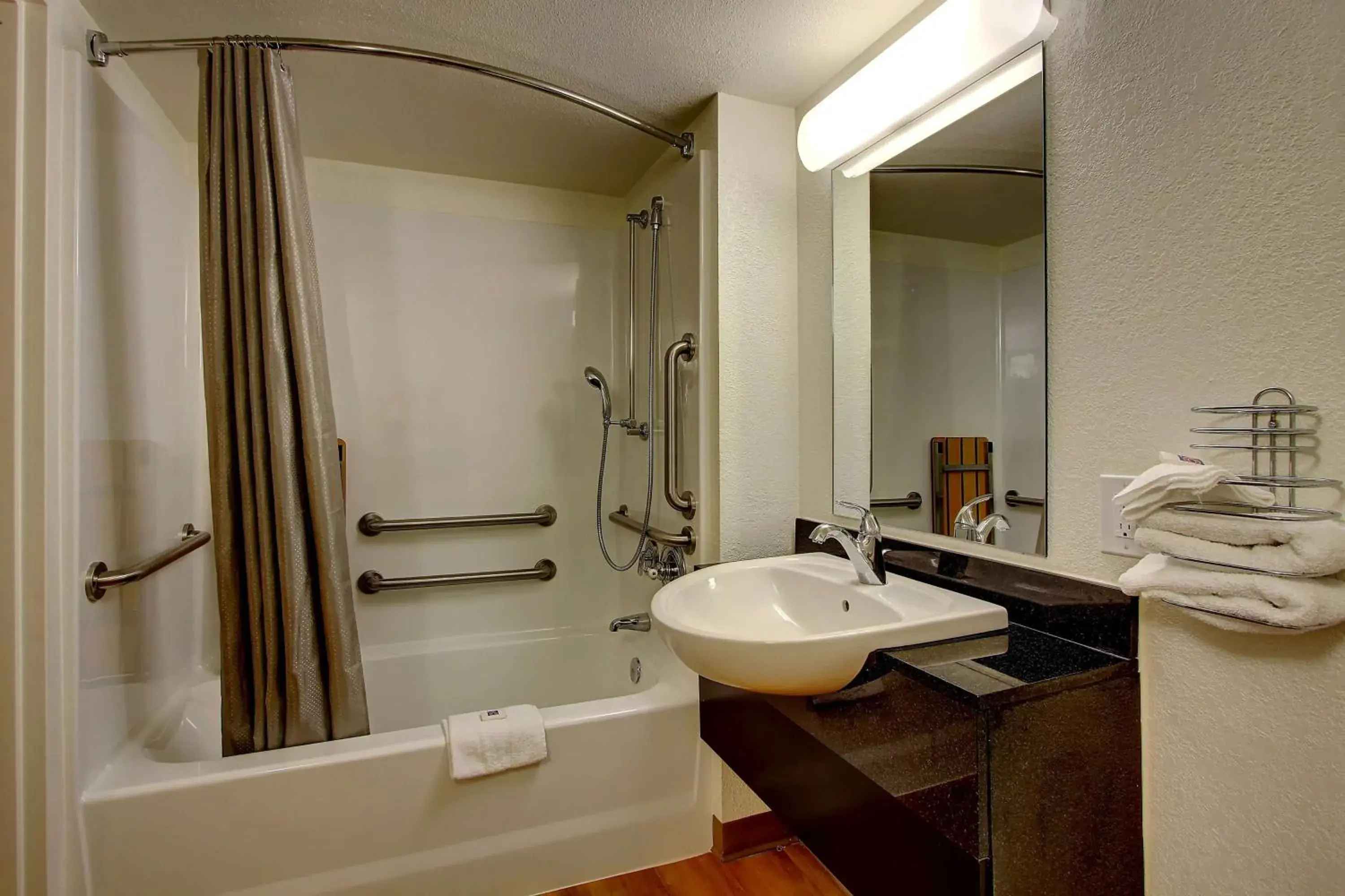 Shower, Bathroom in Motel 6-York, PA - North