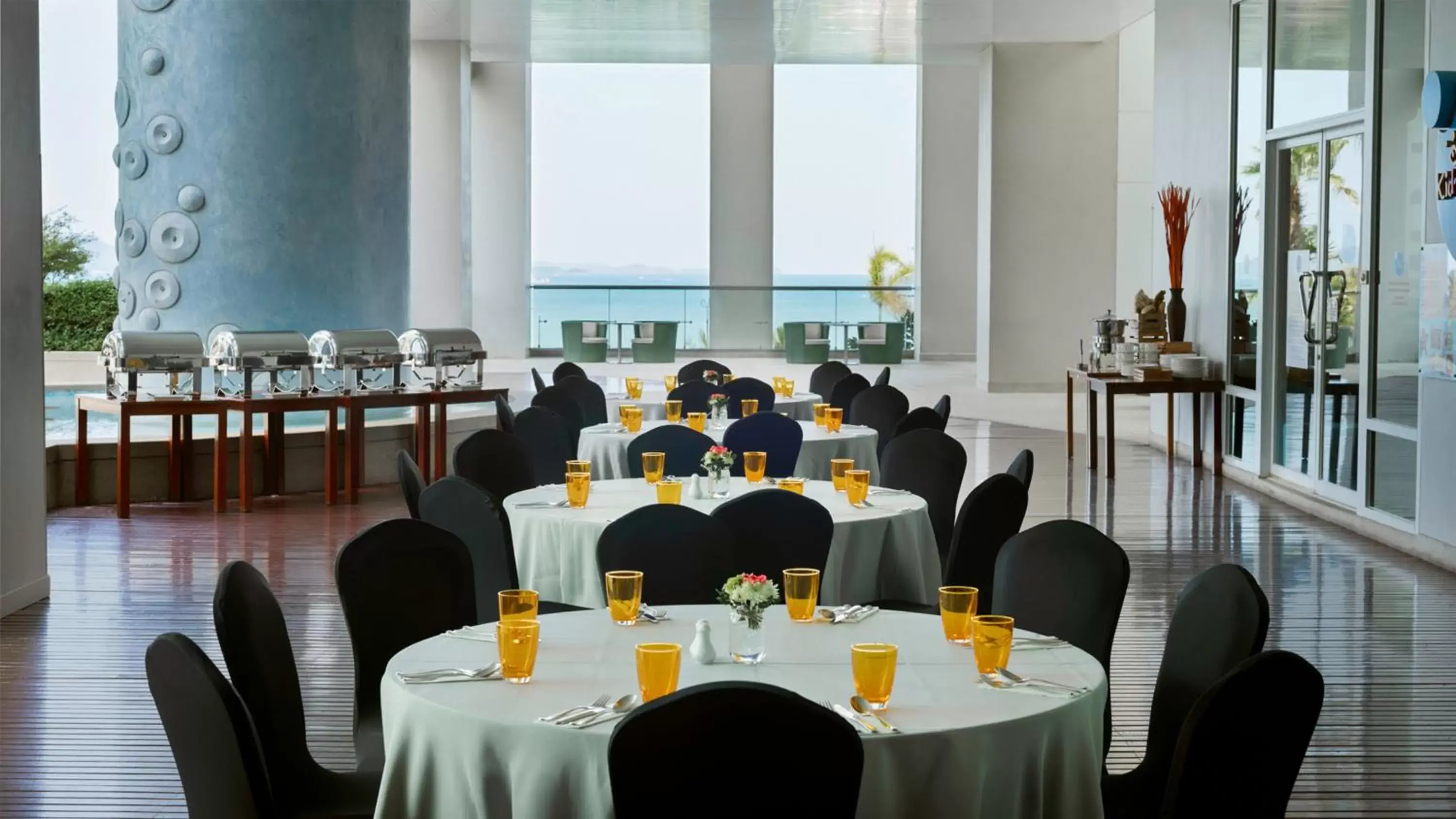 Meeting/conference room, Restaurant/Places to Eat in Holiday Inn Pattaya, an IHG Hotel