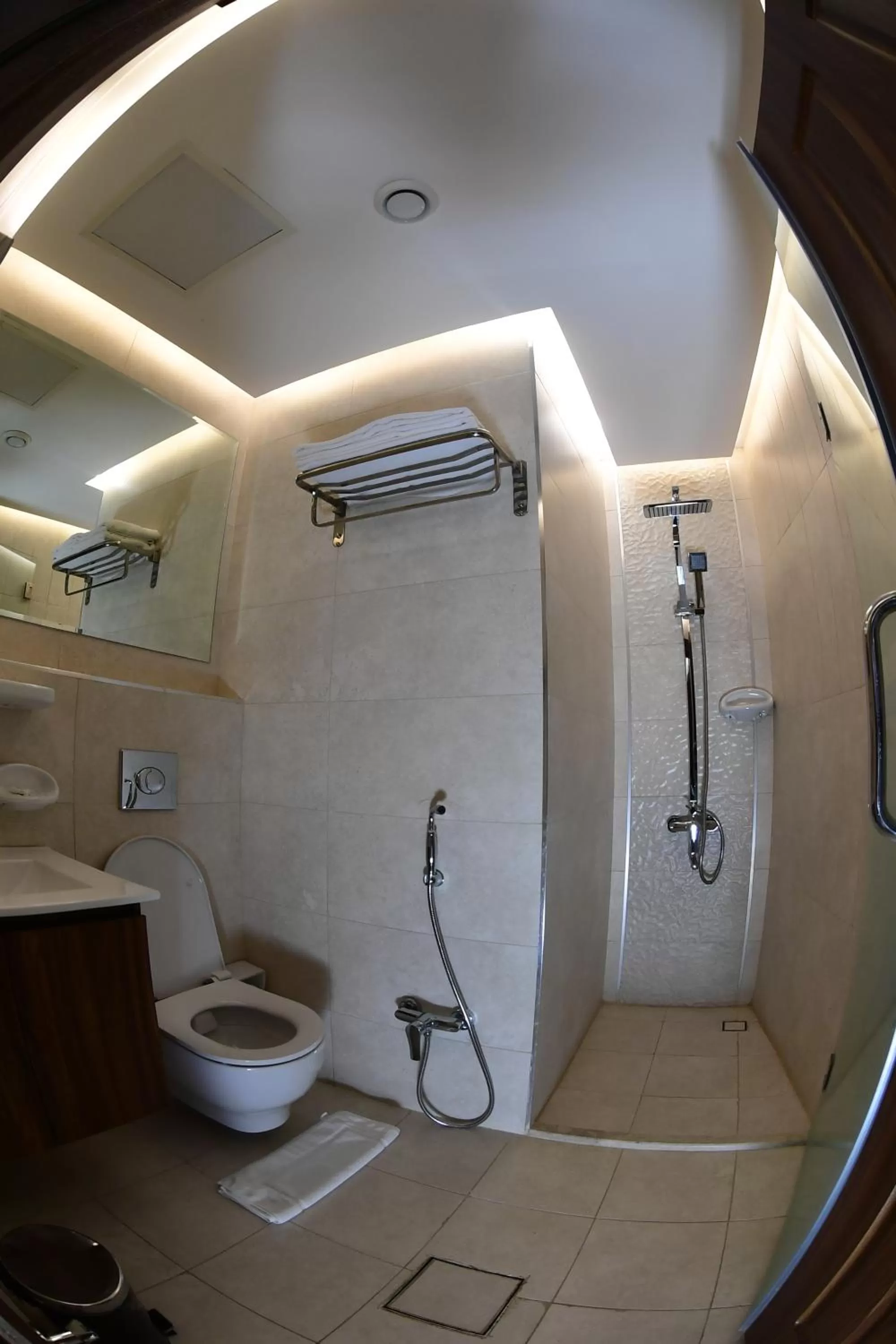 Shower in Al Salam Hotel