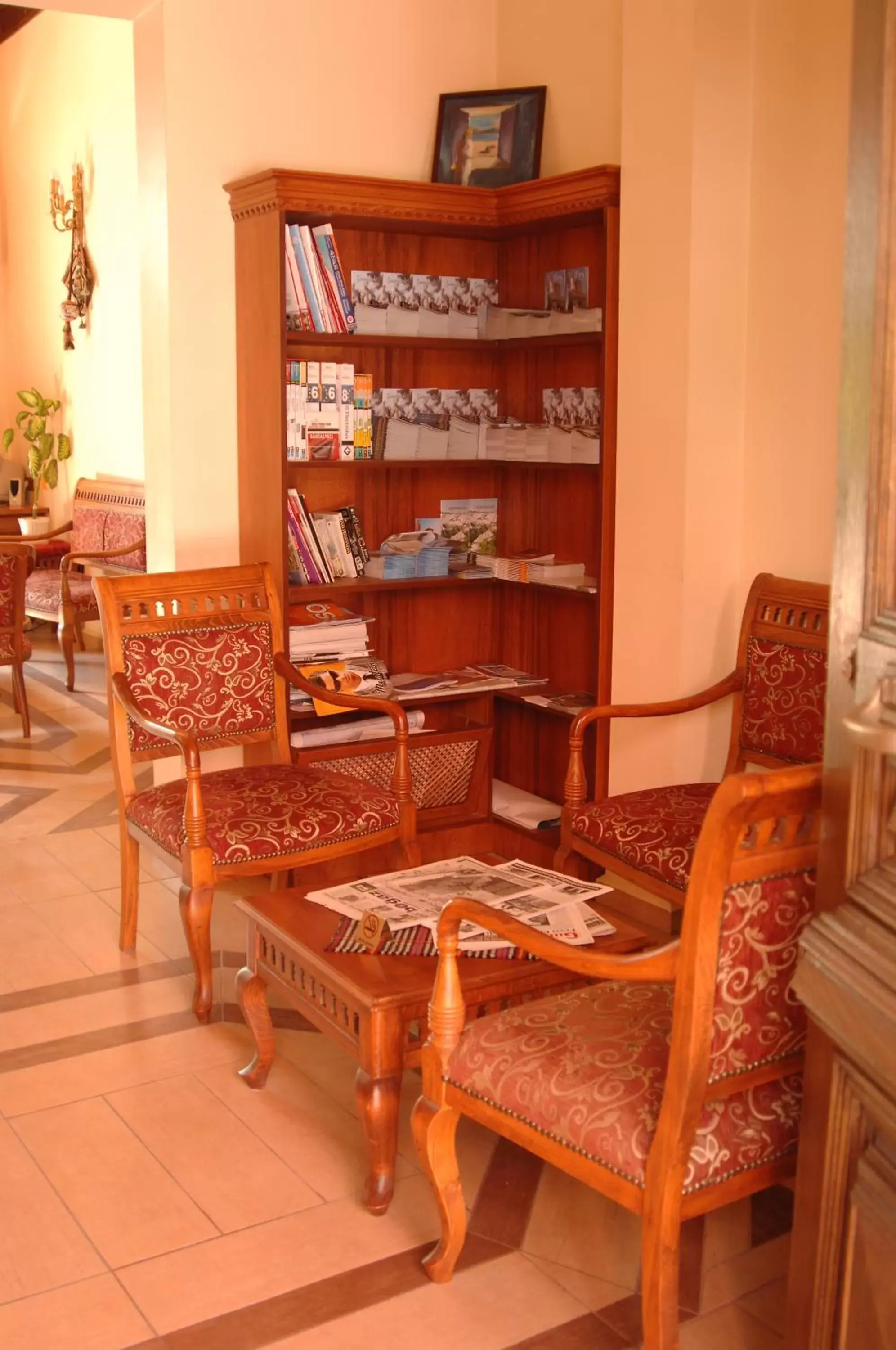 Library, Seating Area in Kervansaray Canakkale Hotel - Special Category