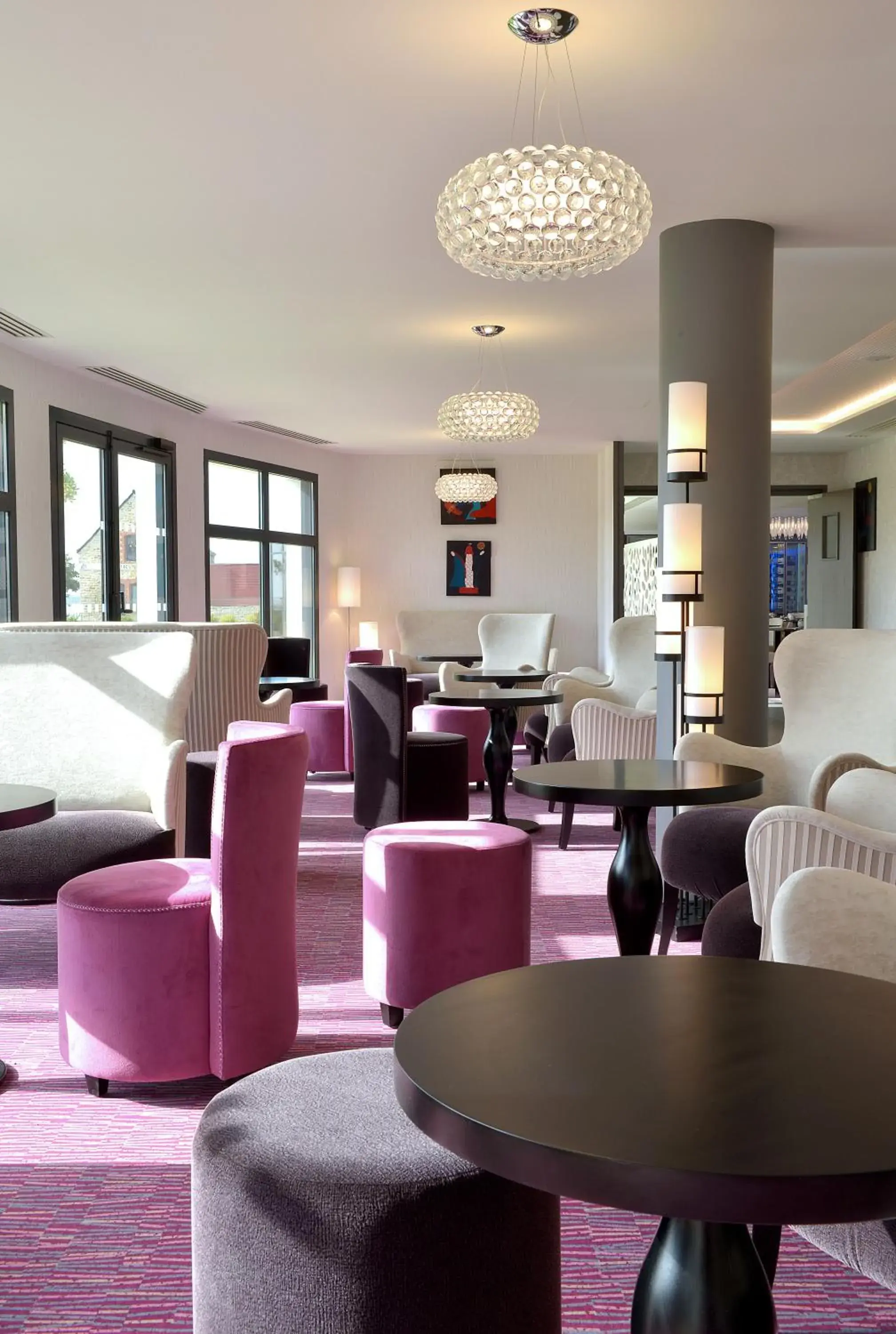 Lounge or bar in Thalasso Concarneau Spa Marin Resort Lounge or bar in Thalasso Concarneau Spa Marin Resort