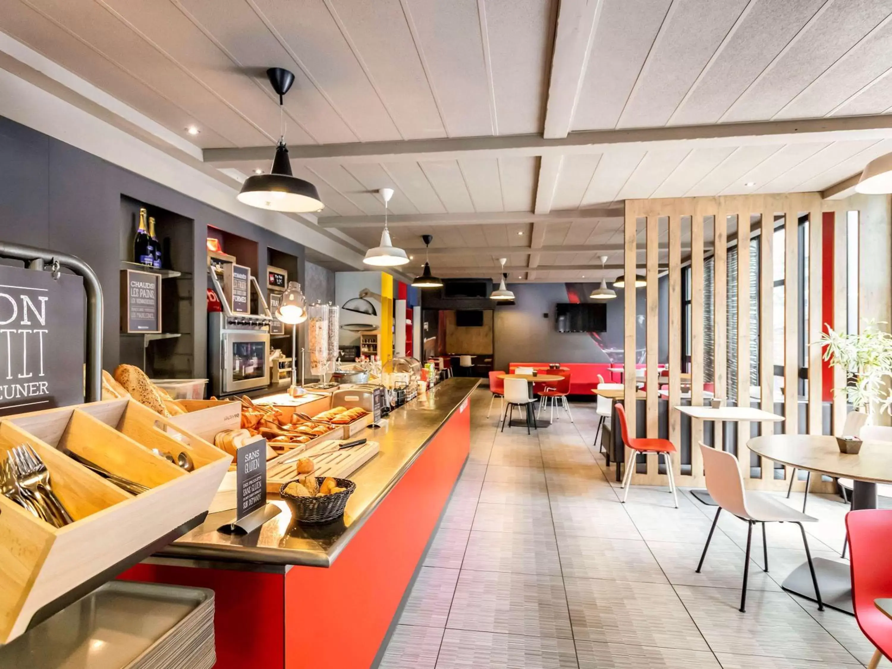 Restaurant/Places to Eat in ibis Bourges Centre