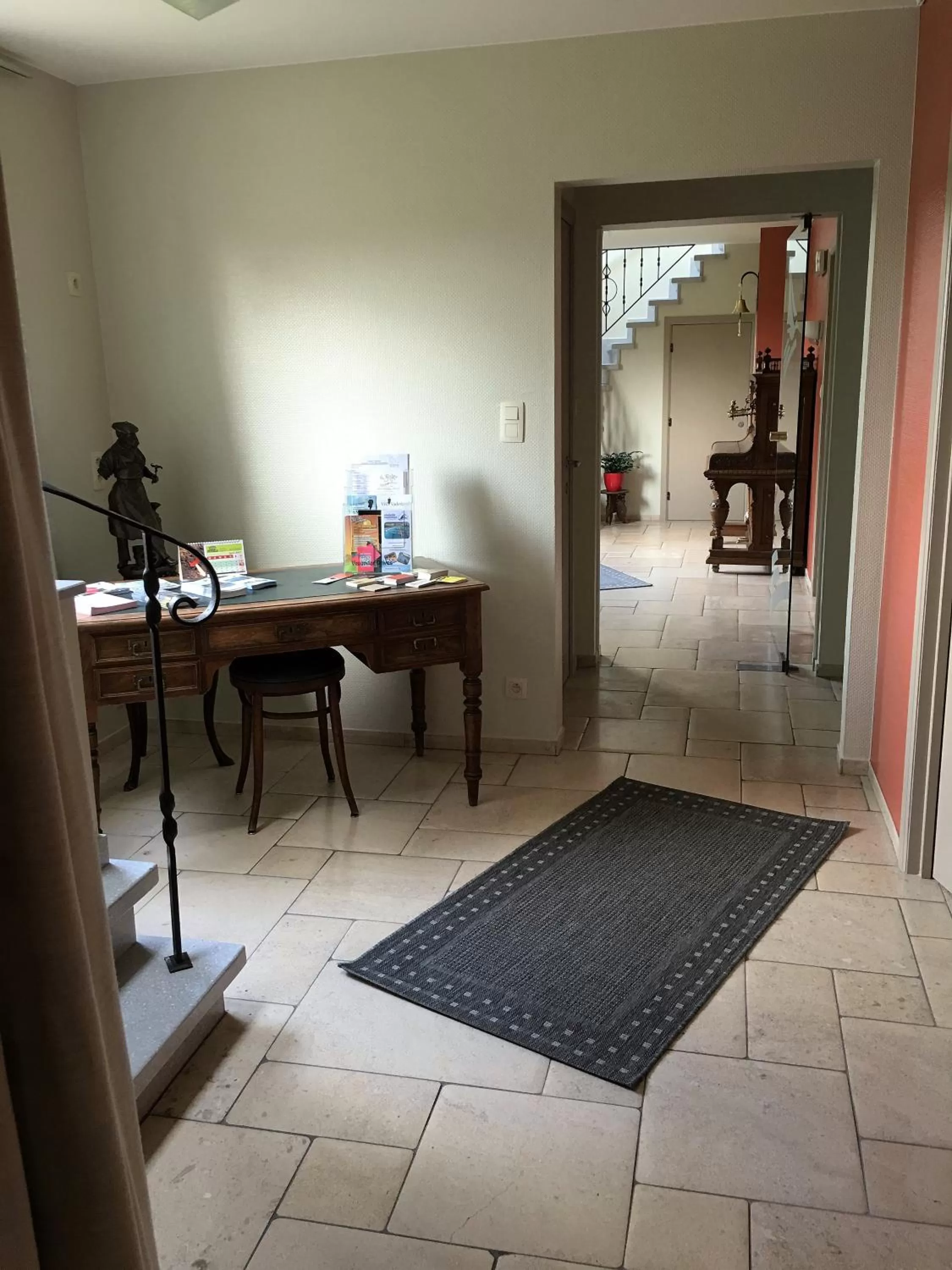 Facade/entrance in Logies Ternier