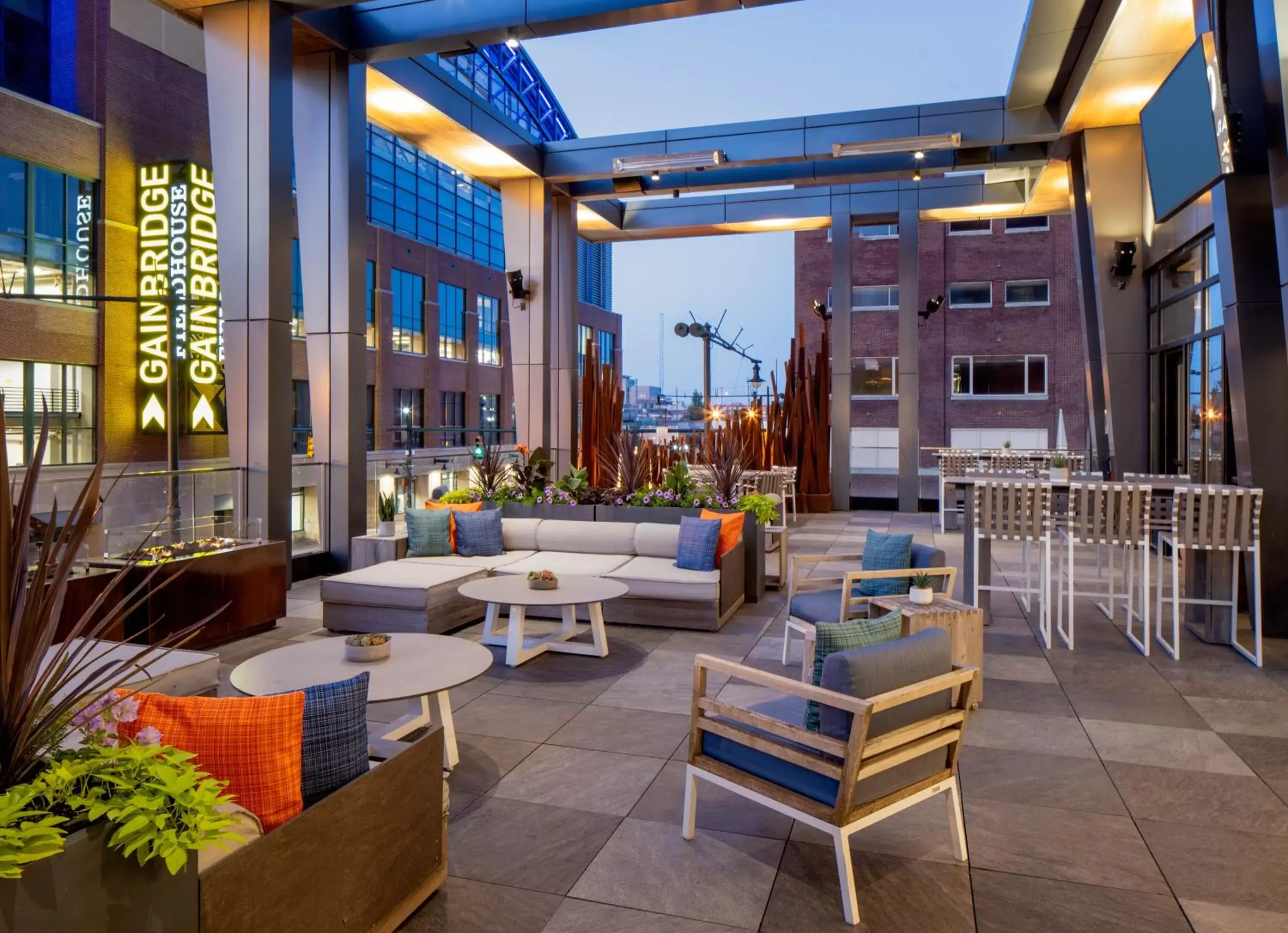 Restaurant/places to eat in Hyatt House Indianapolis Downtown