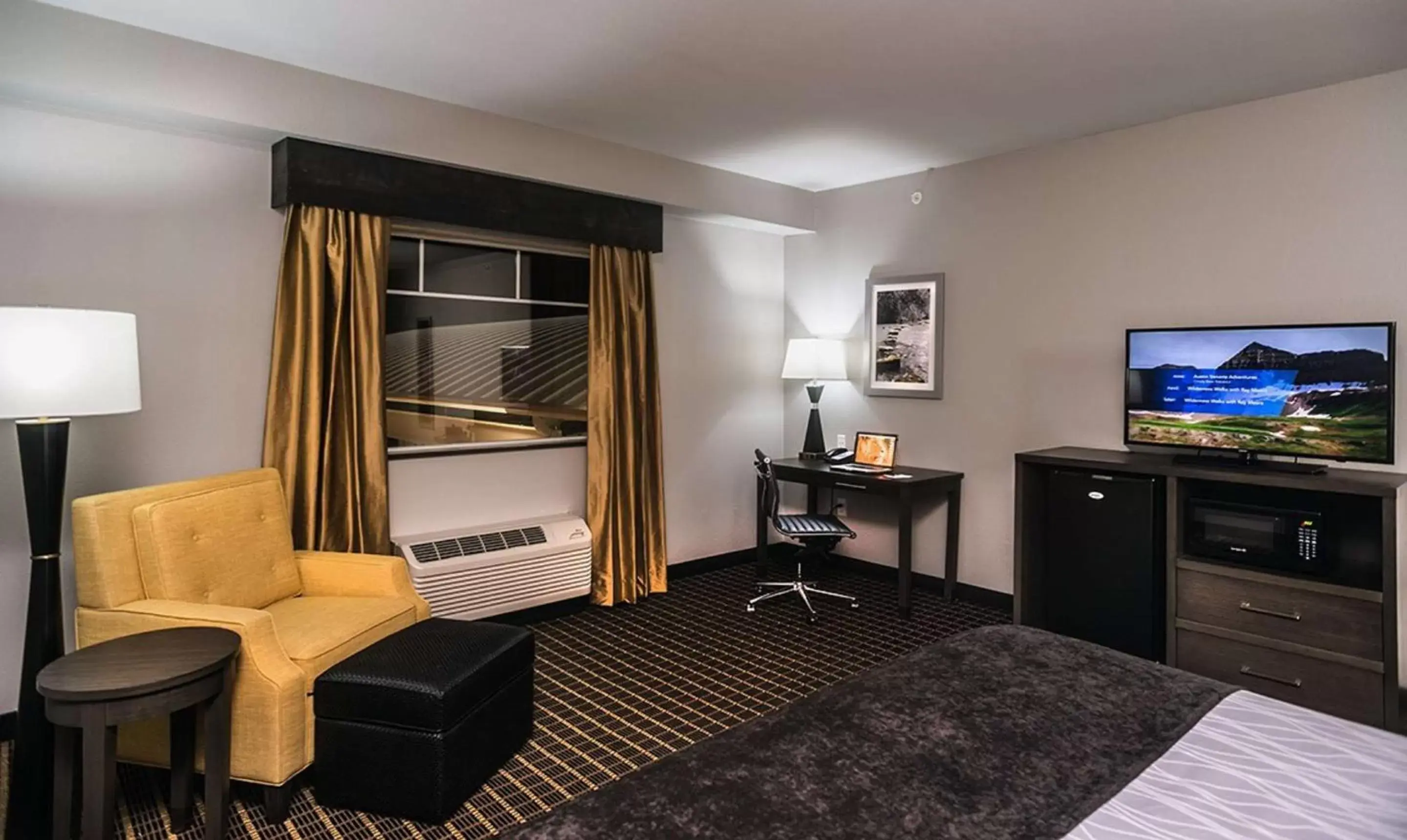 Photo of the whole room, TV/Entertainment Center in Best Western Plus Lampasas Inn & Suites Photo of the whole room, TV/Entertainment Center in Best Western Plus Lampasas Inn & Suites