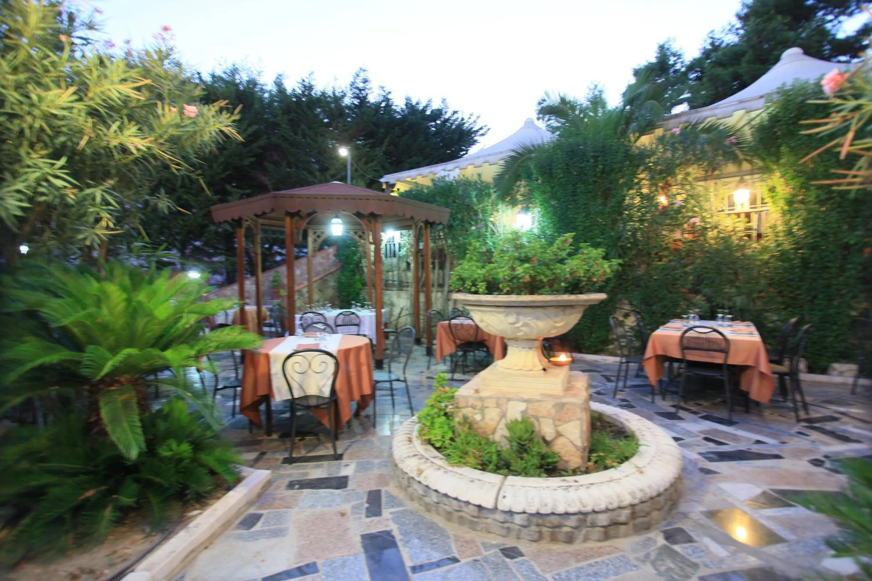 Restaurant/places to eat in Balconata 2.0 Banqueting & Accommodations