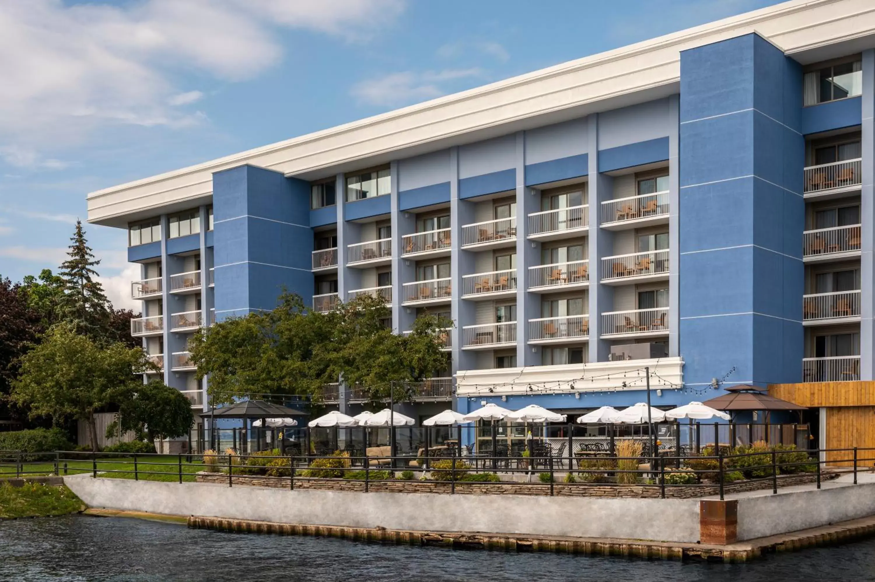 Property Building in Holiday Inn Kingston - Waterfront, an IHG Hotel