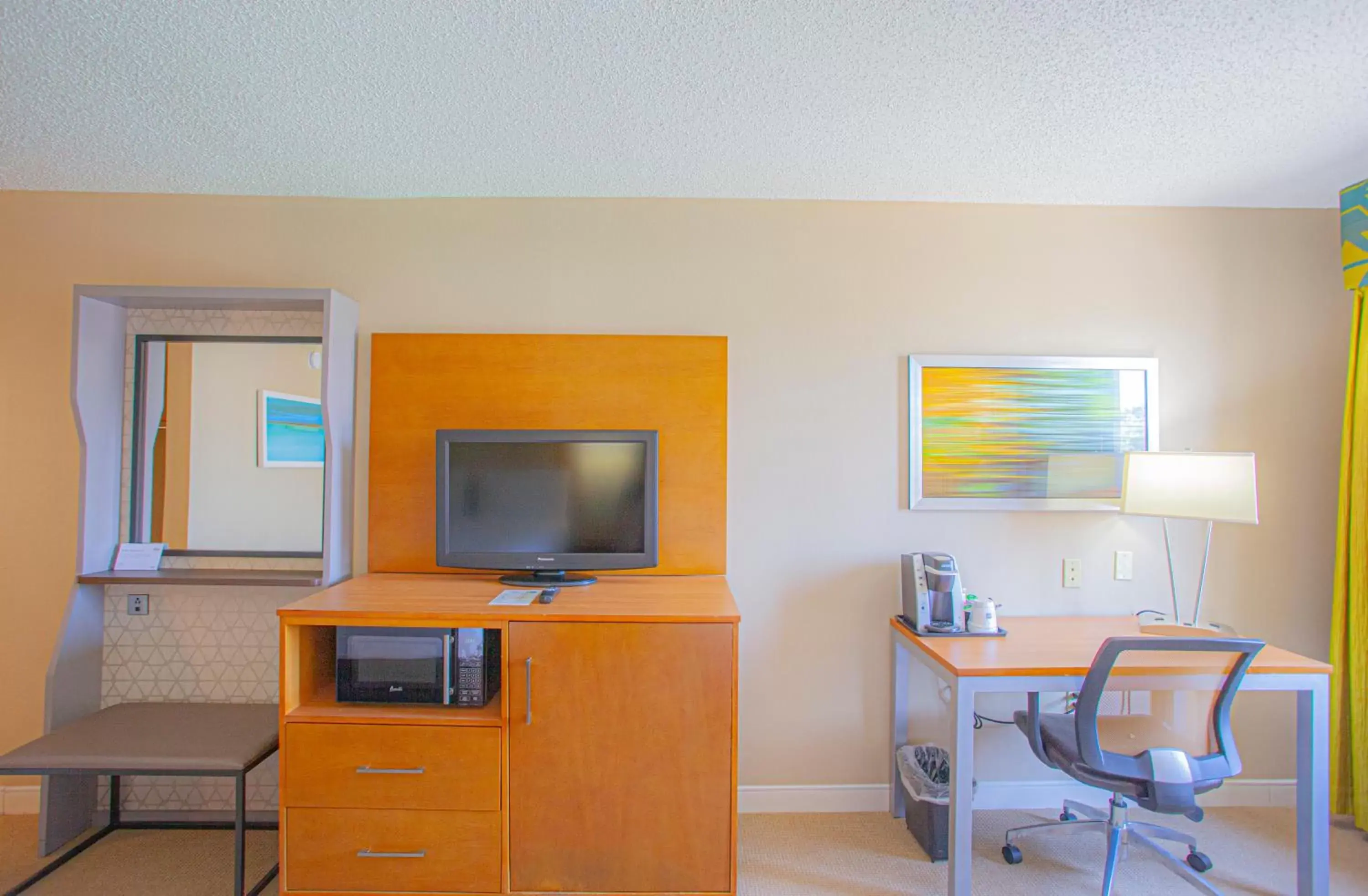 TV and multimedia, TV/Entertainment Center in Holiday Inn & Suites Spring - The Woodlands