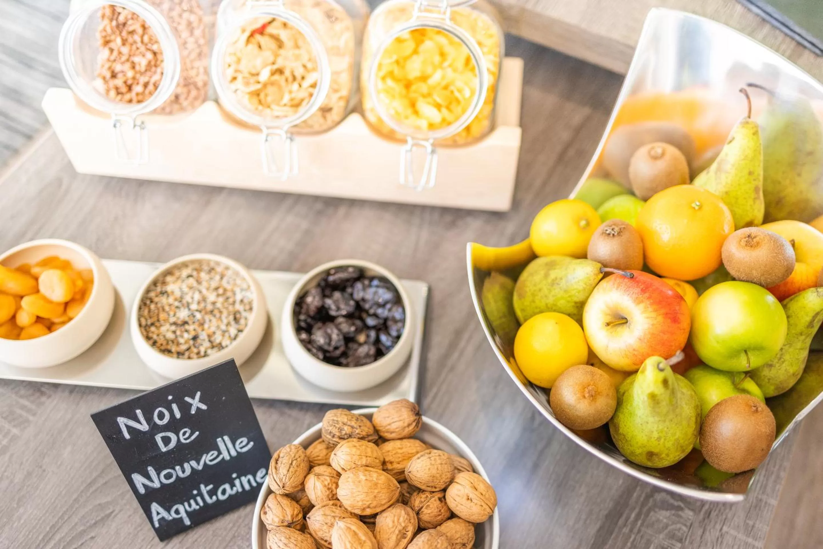 Breakfast in Best Western Hotel Le Bordeaux Sud