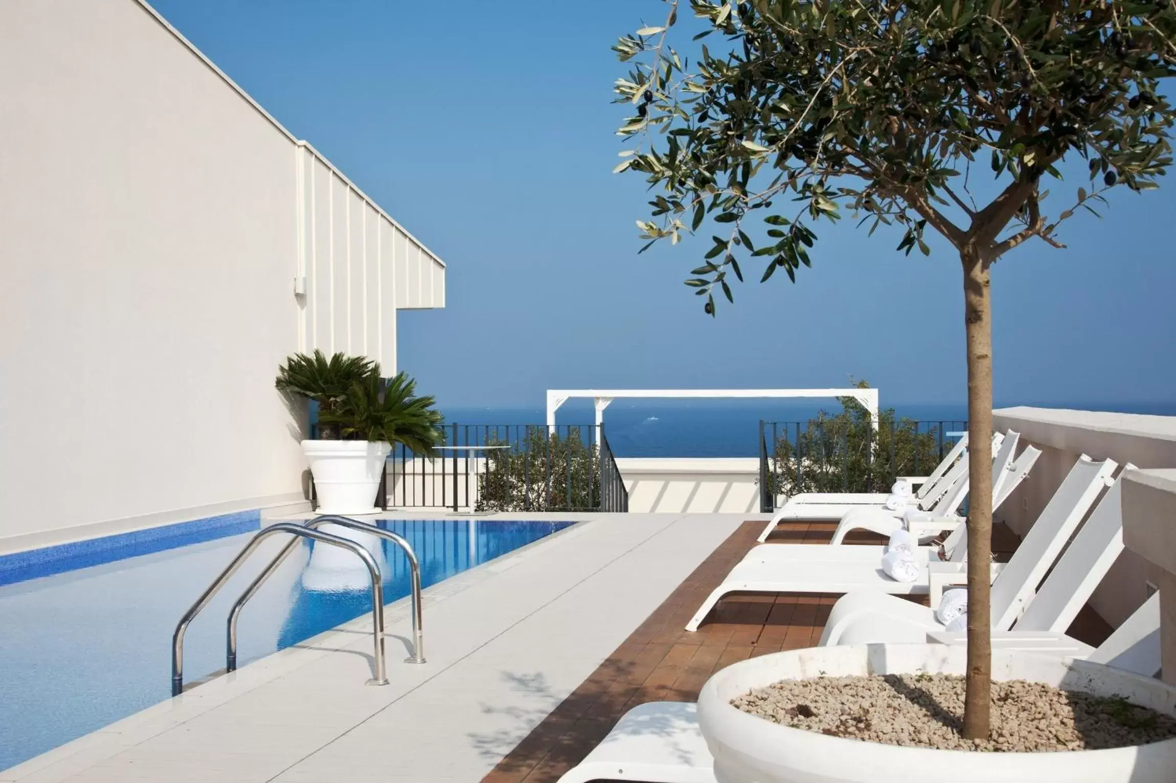 View (from property/room), Swimming Pool in iH Grande Albergo Delle Nazioni